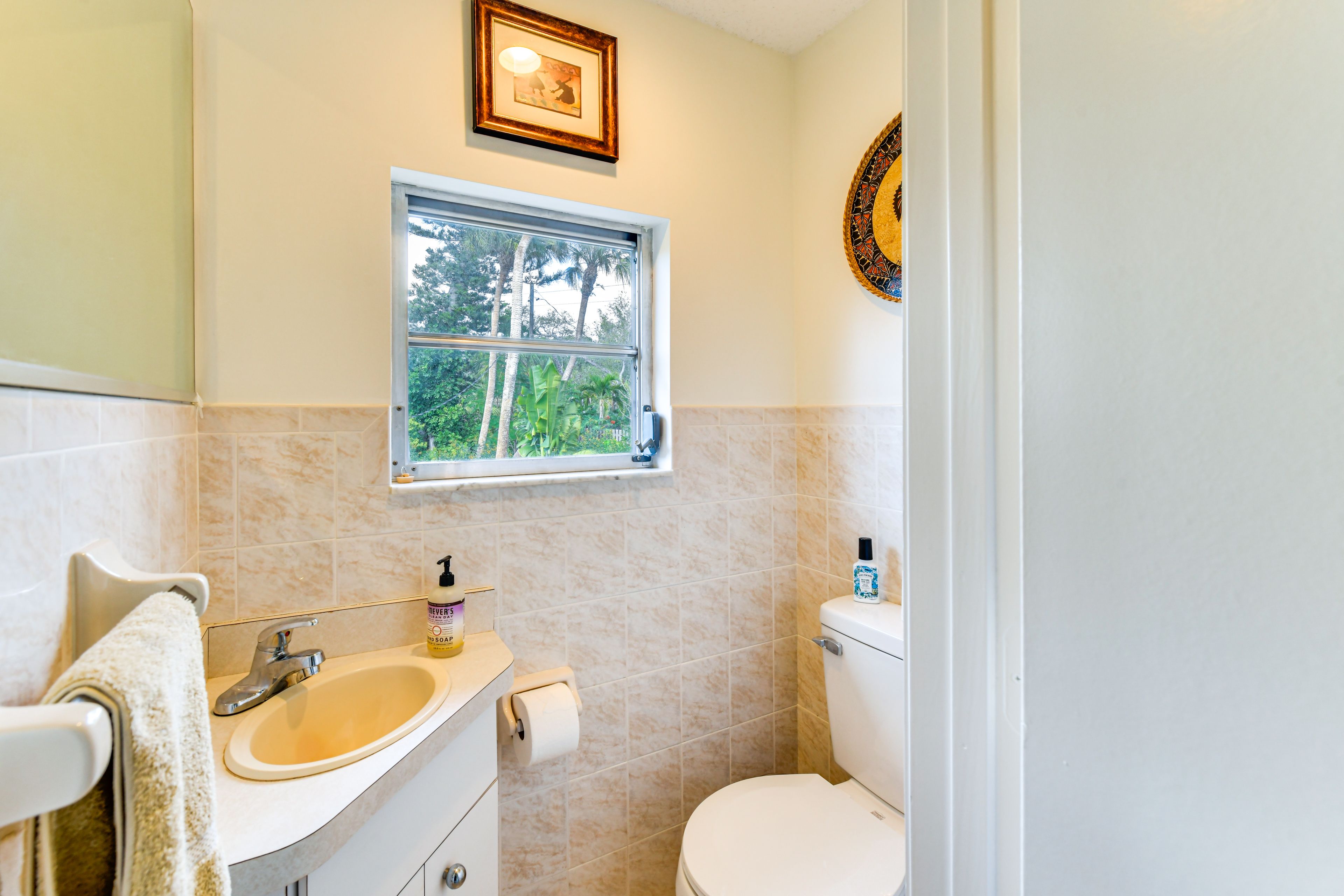 Half Bathroom | Main Level