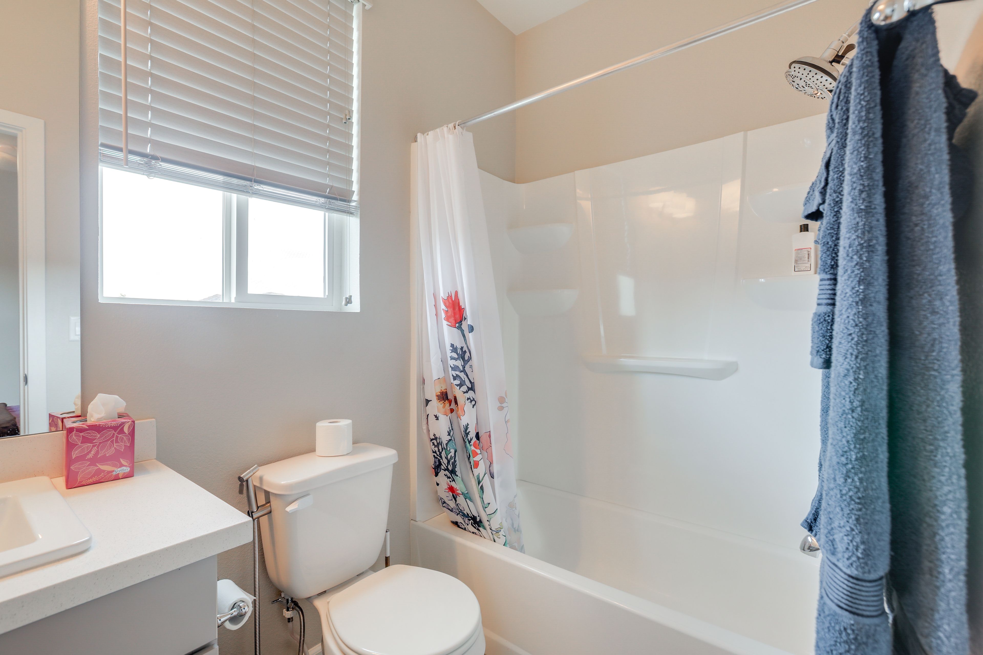 Full Bathroom | 3rd Floor