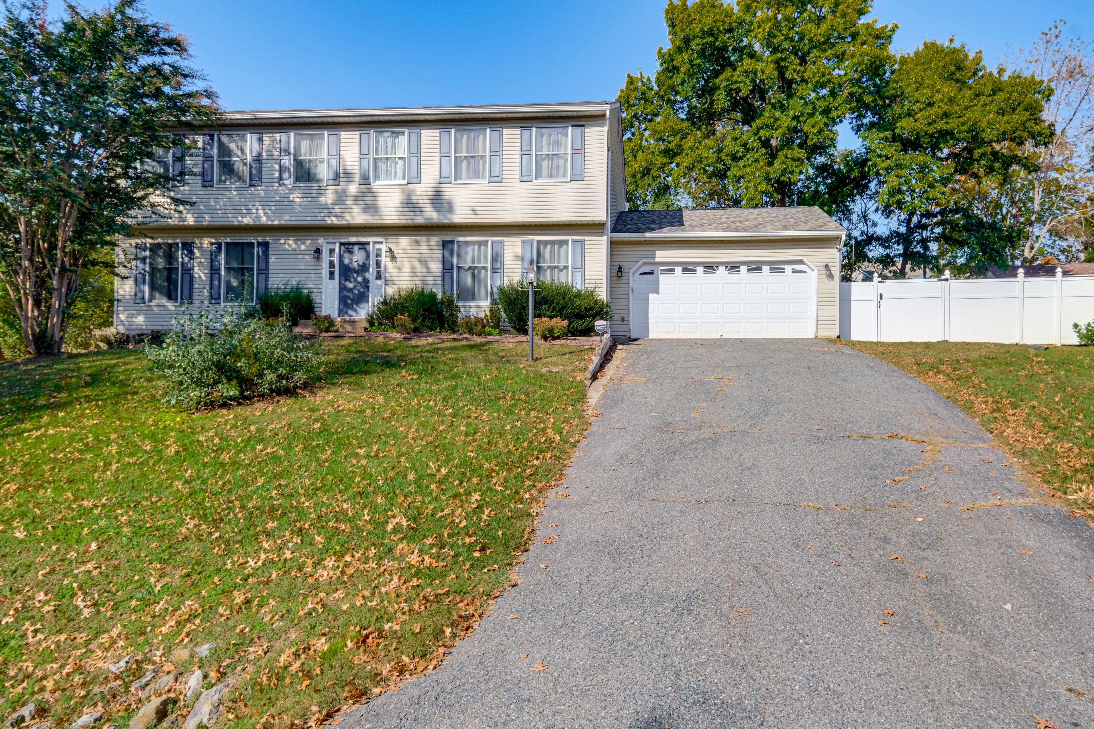 Exterior | Parking | Grass Area (In Front of Gate Entrance)