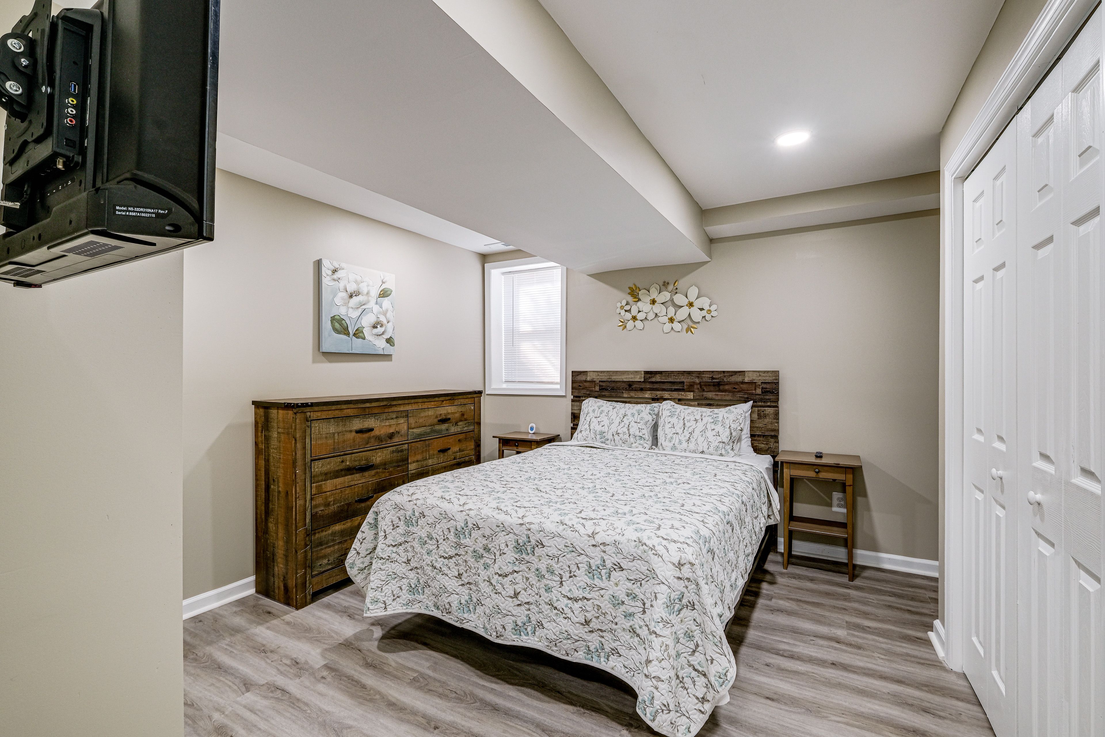 Bedroom 1 | Queen Bed | Walk-In Closet