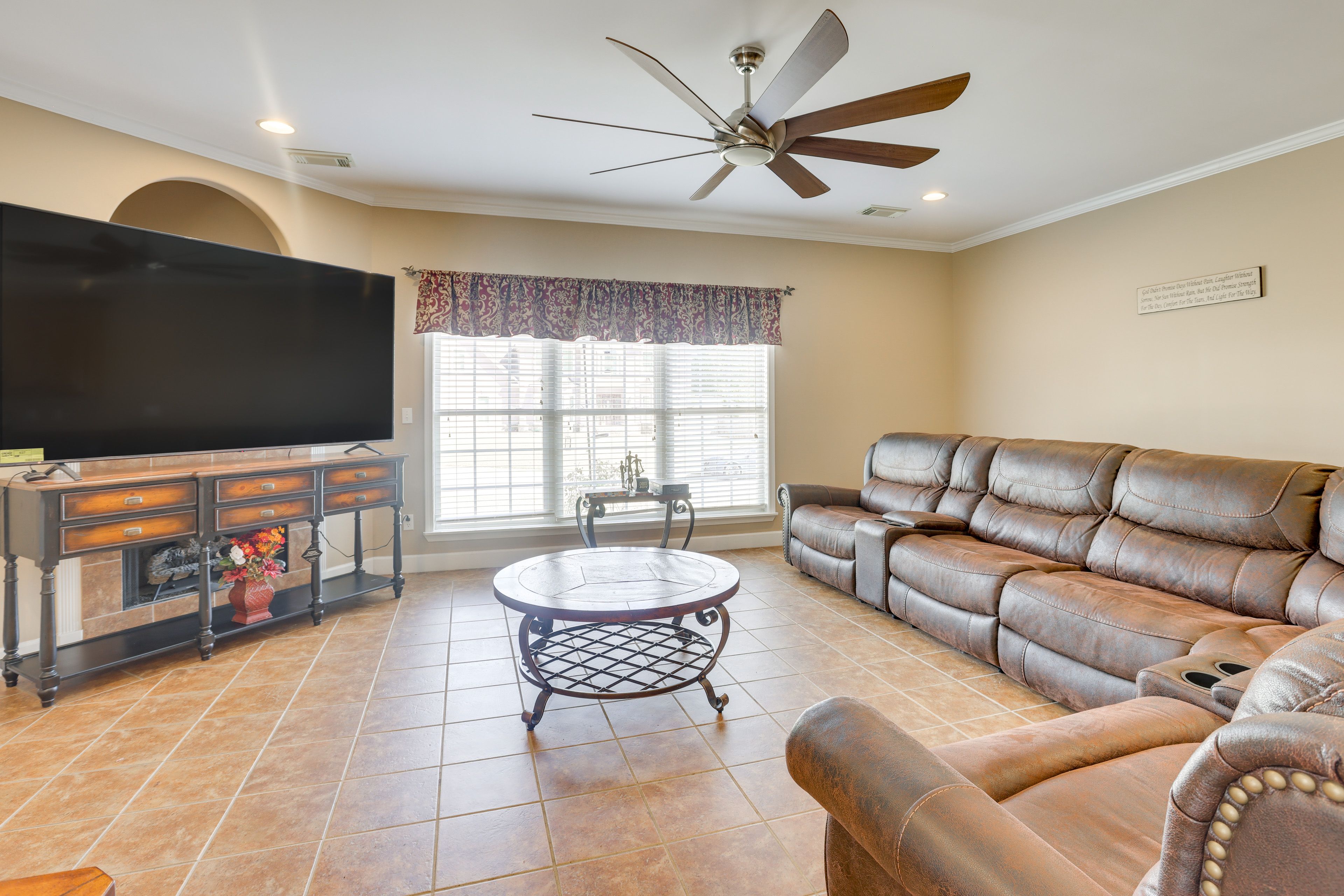 Sitting Room | Smart TV | 1st Floor