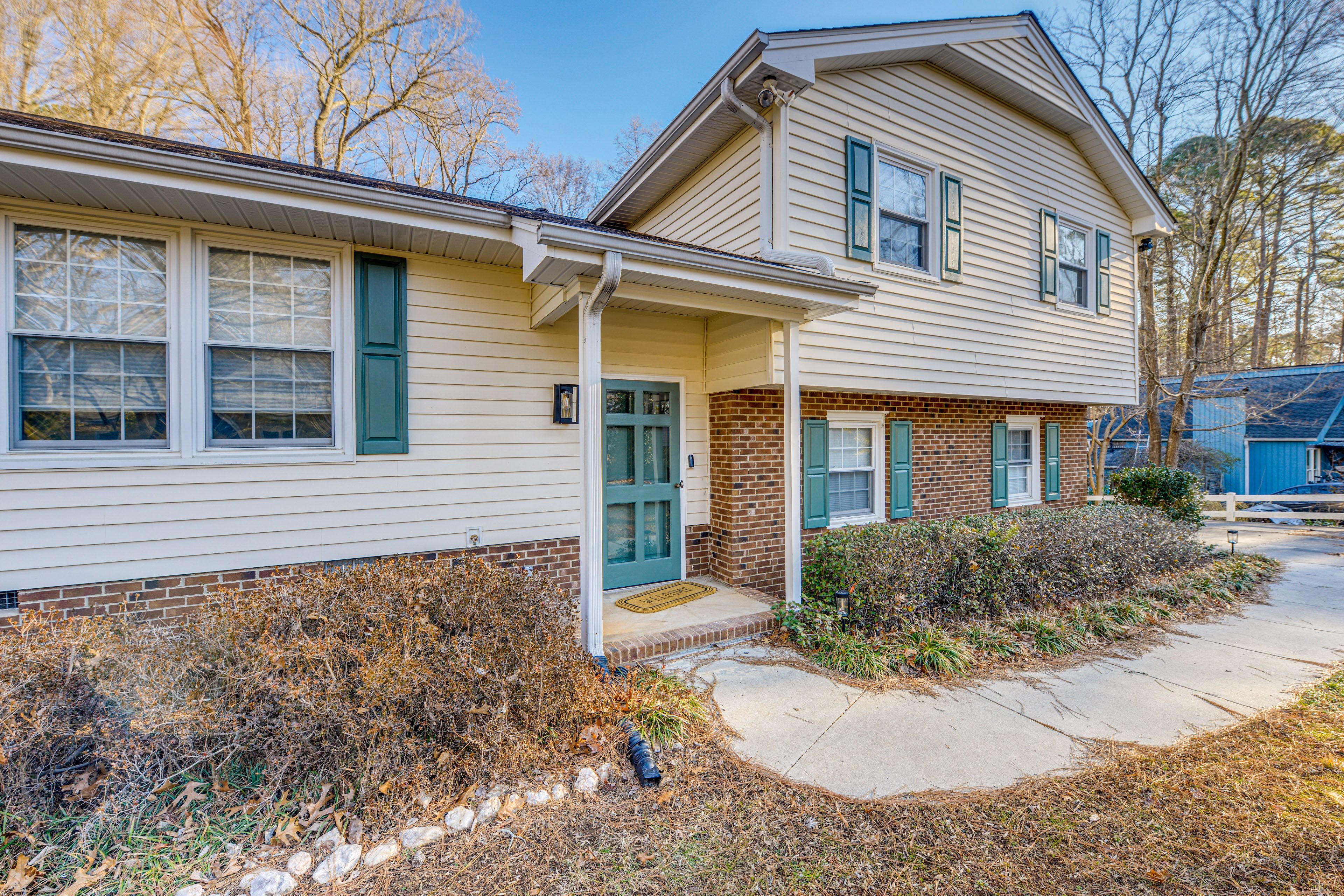 Driveway Parking | 4 Vehicles