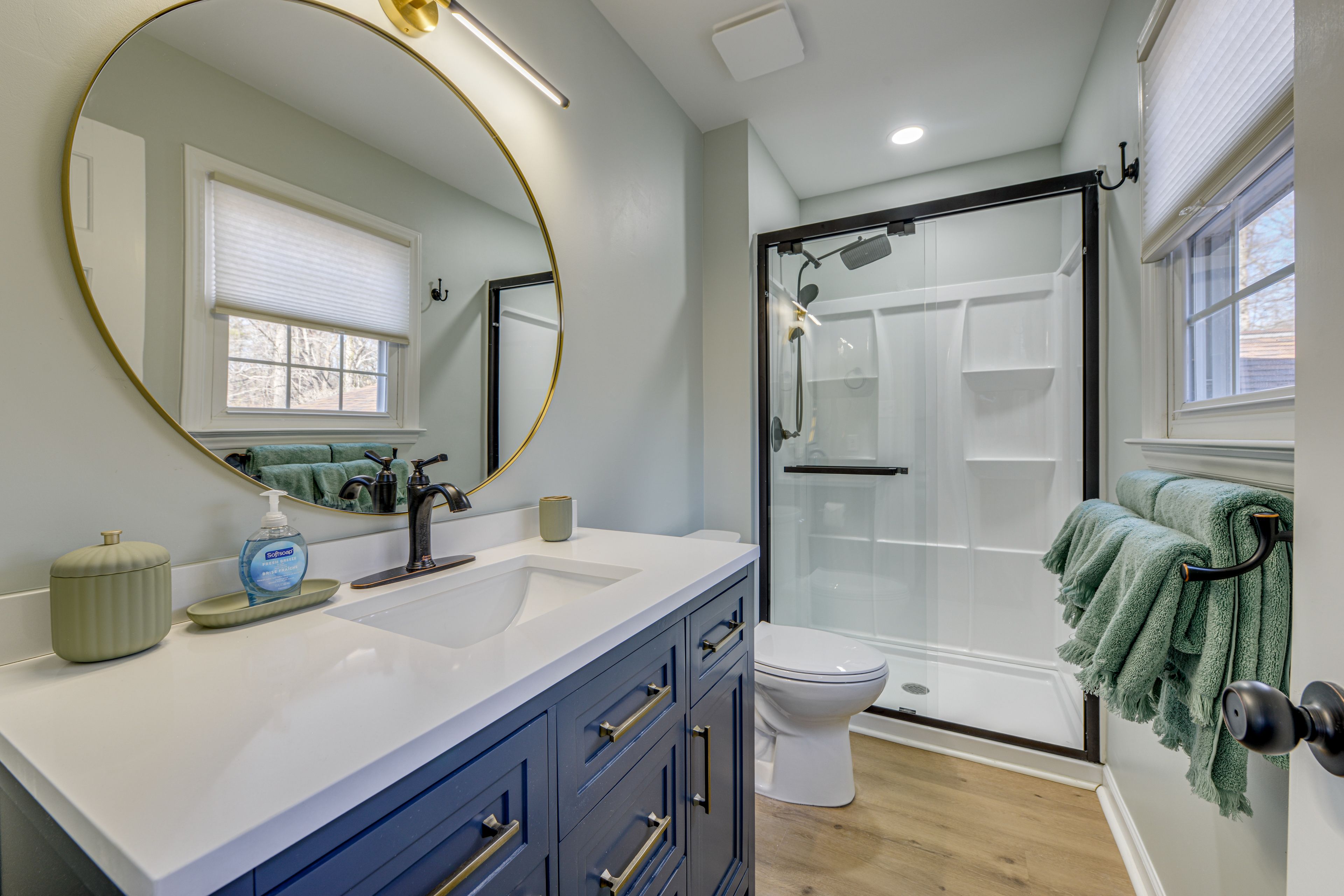 Full Bathroom | 2nd Floor