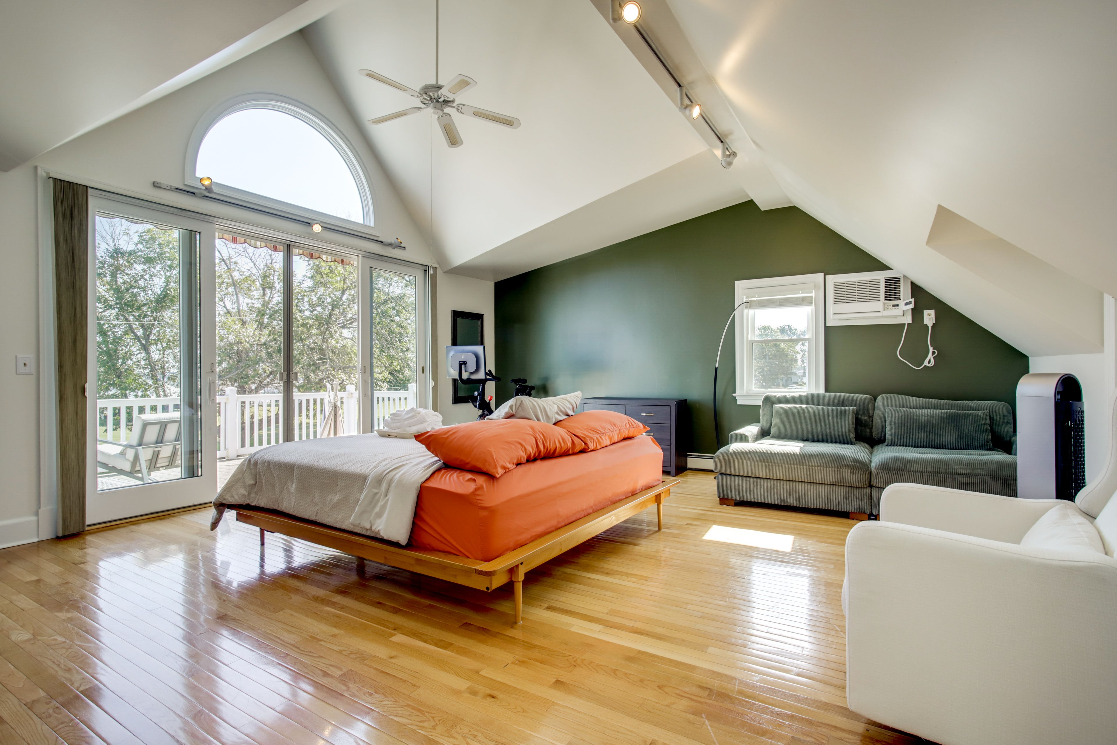 Bedroom 1 | King Bed | 2nd Floor | Private Deck