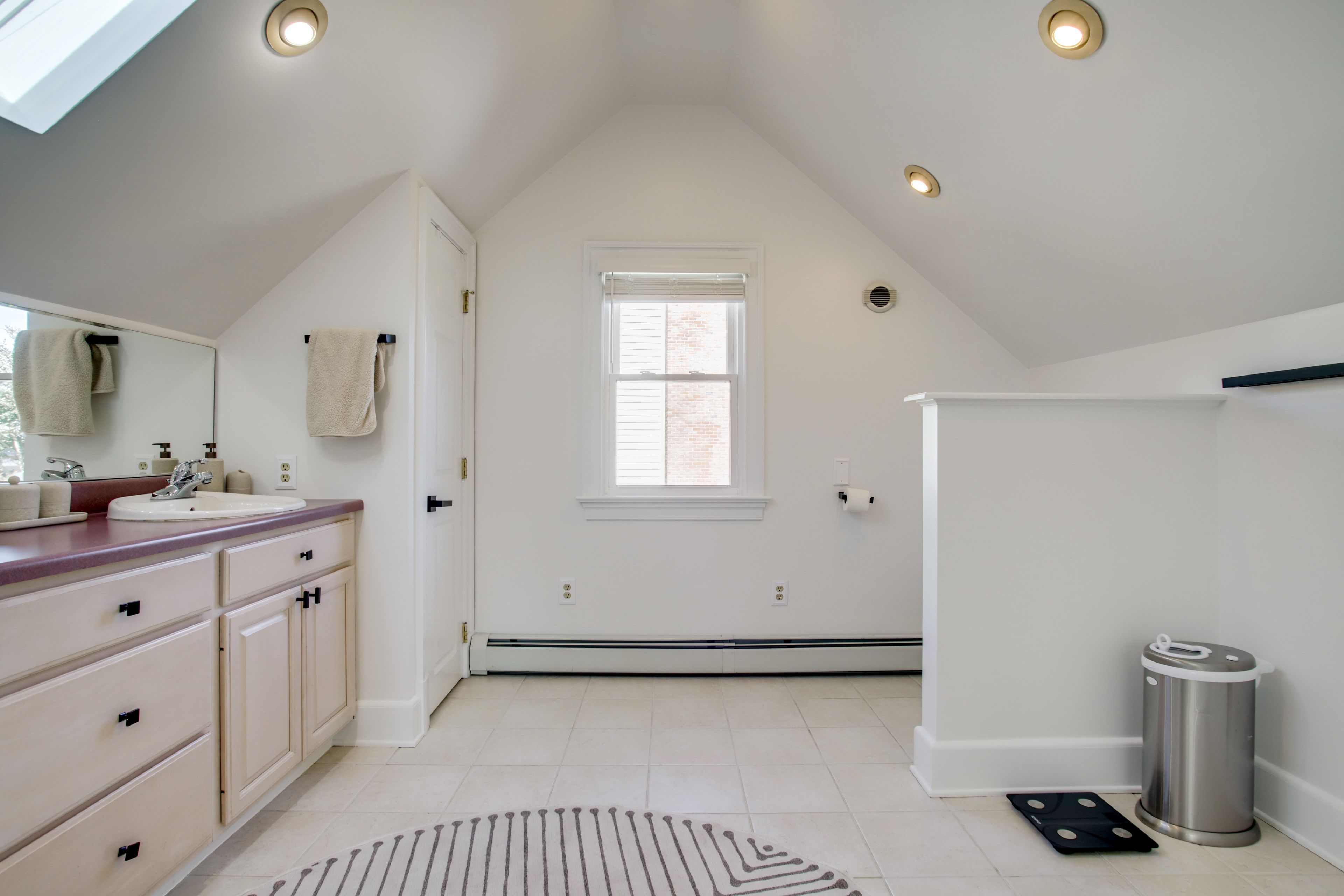 En-Suite Bathroom | 2nd Floor