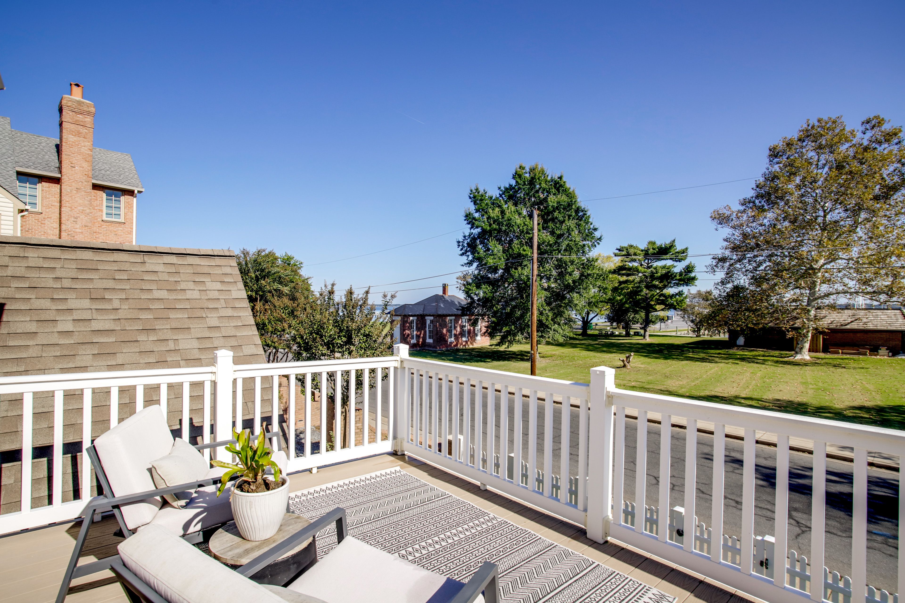 Private Deck | 2nd Floor