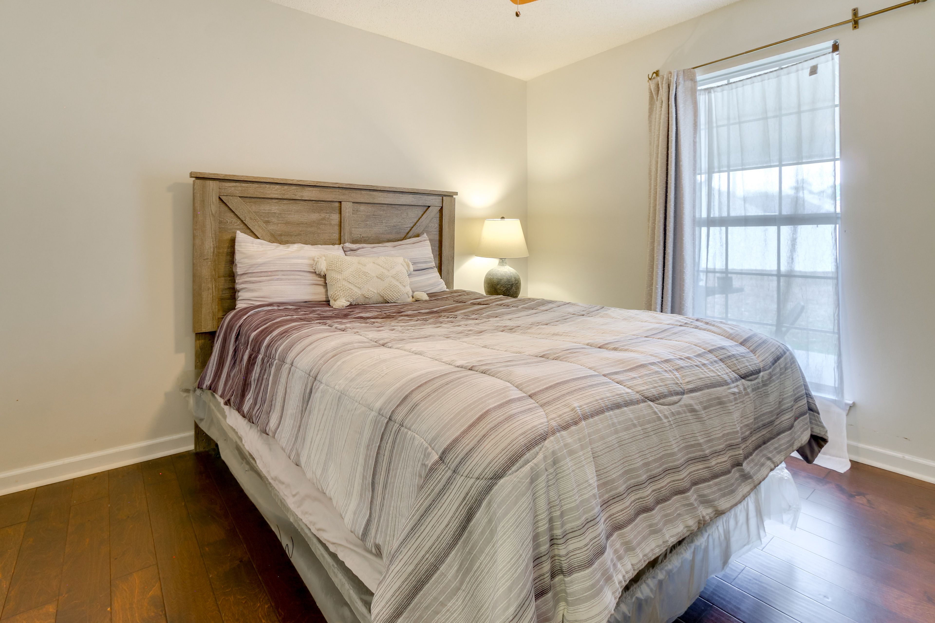 Bedroom 3 | Queen Bed | Smart TV