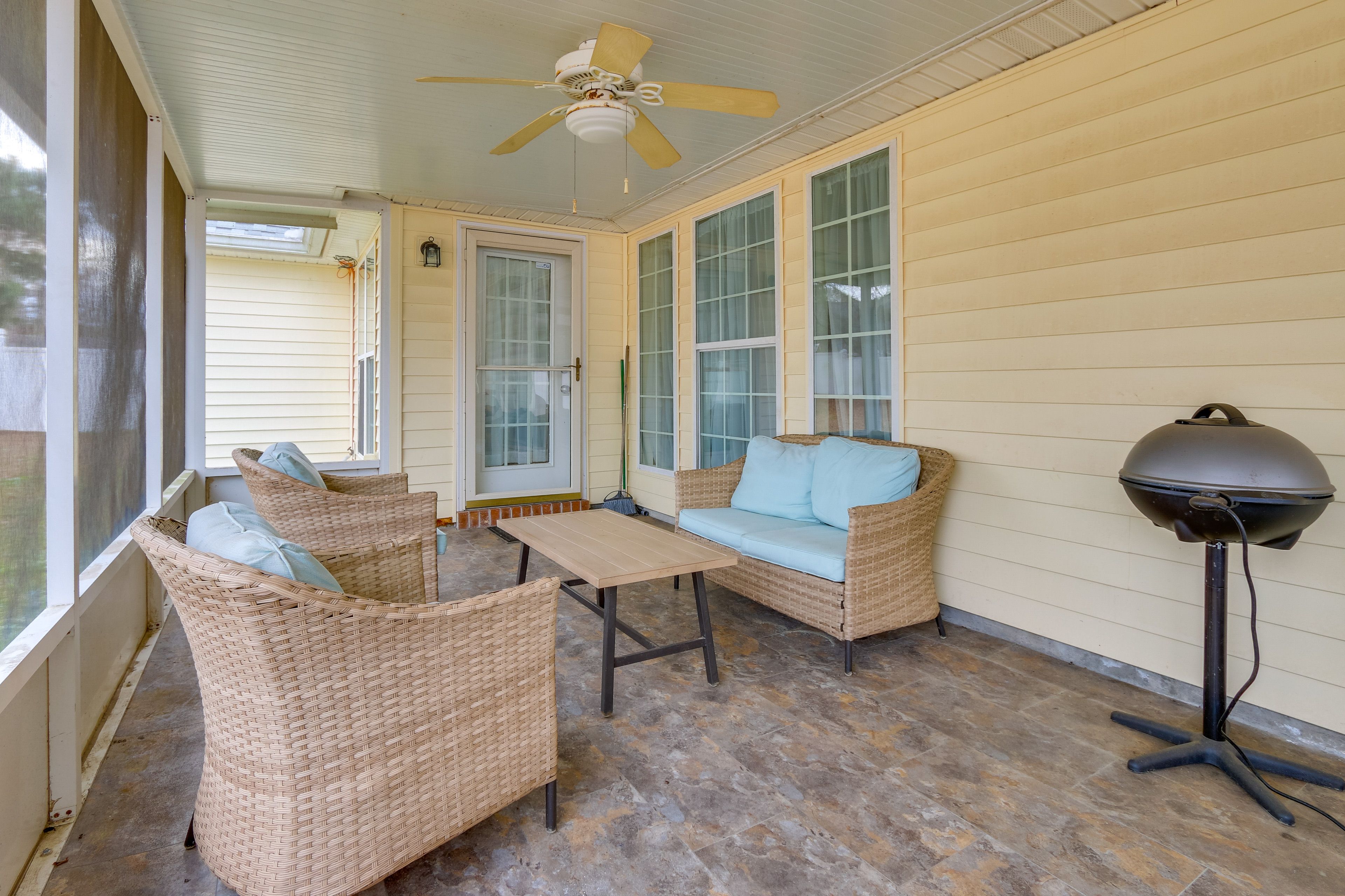 Screened-In Porch