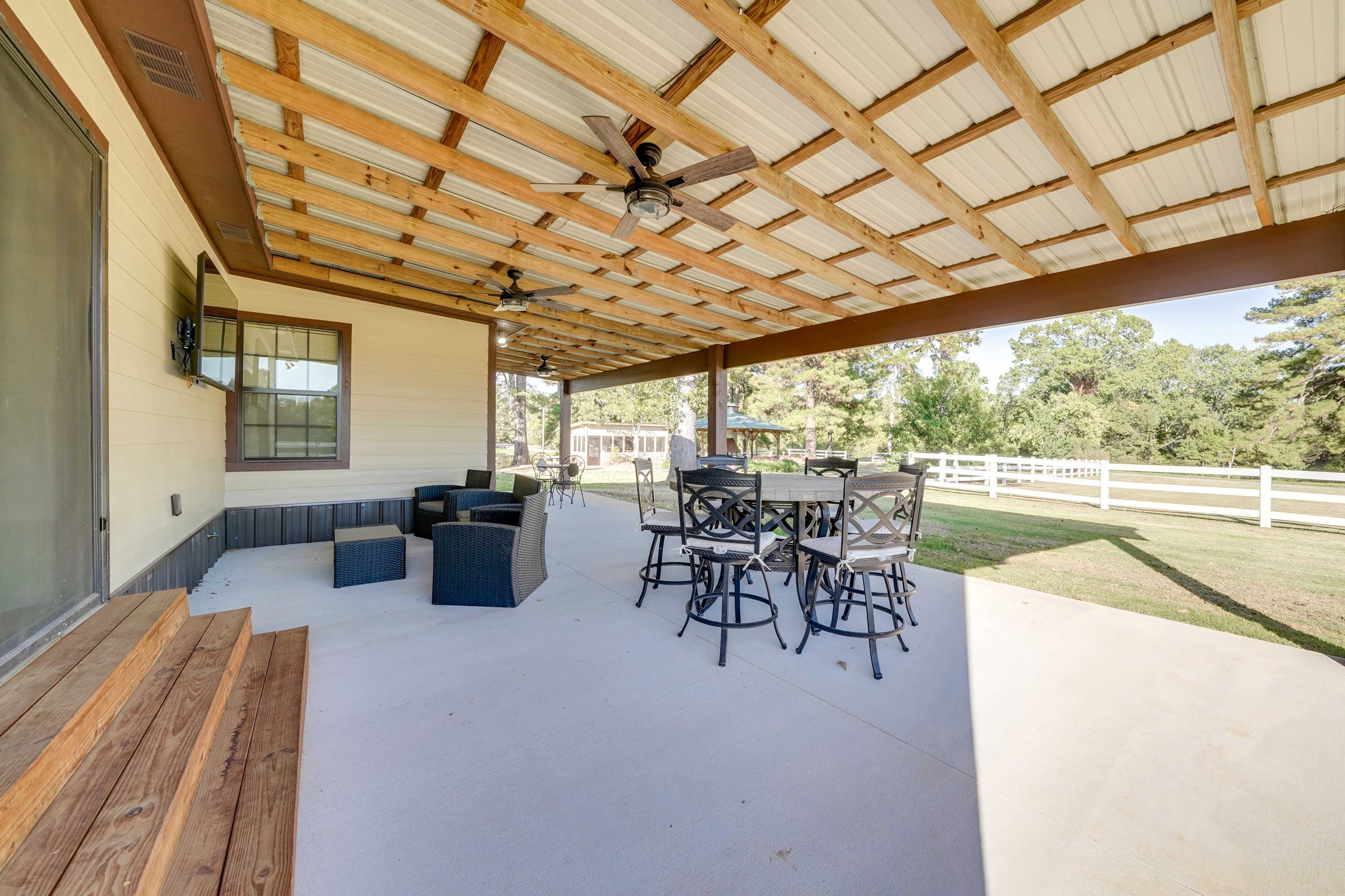 Covered Patio | Flat-Screen TV | Lounge Seating | Dining Space