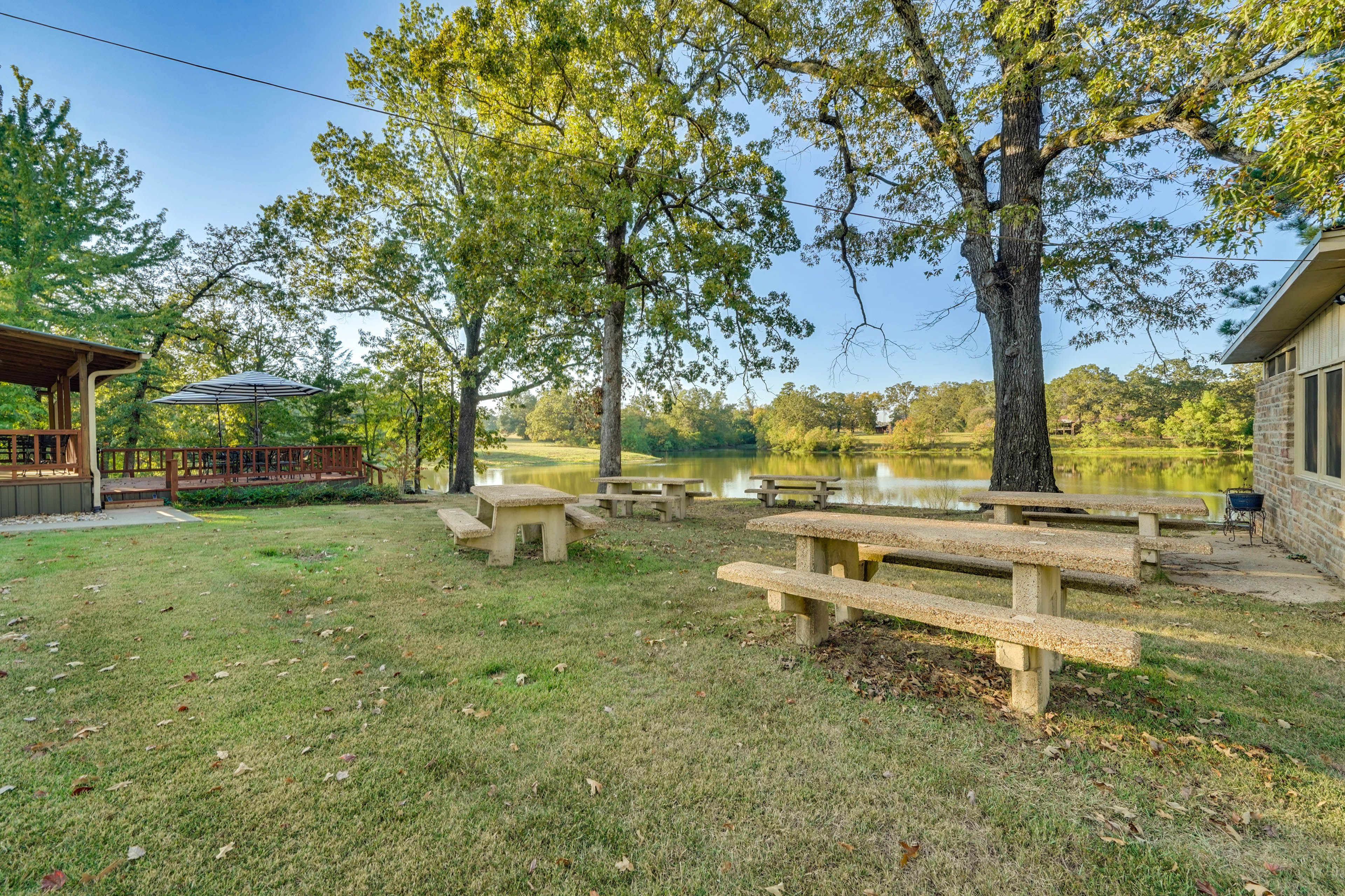 Yard Space | Picnic Tables