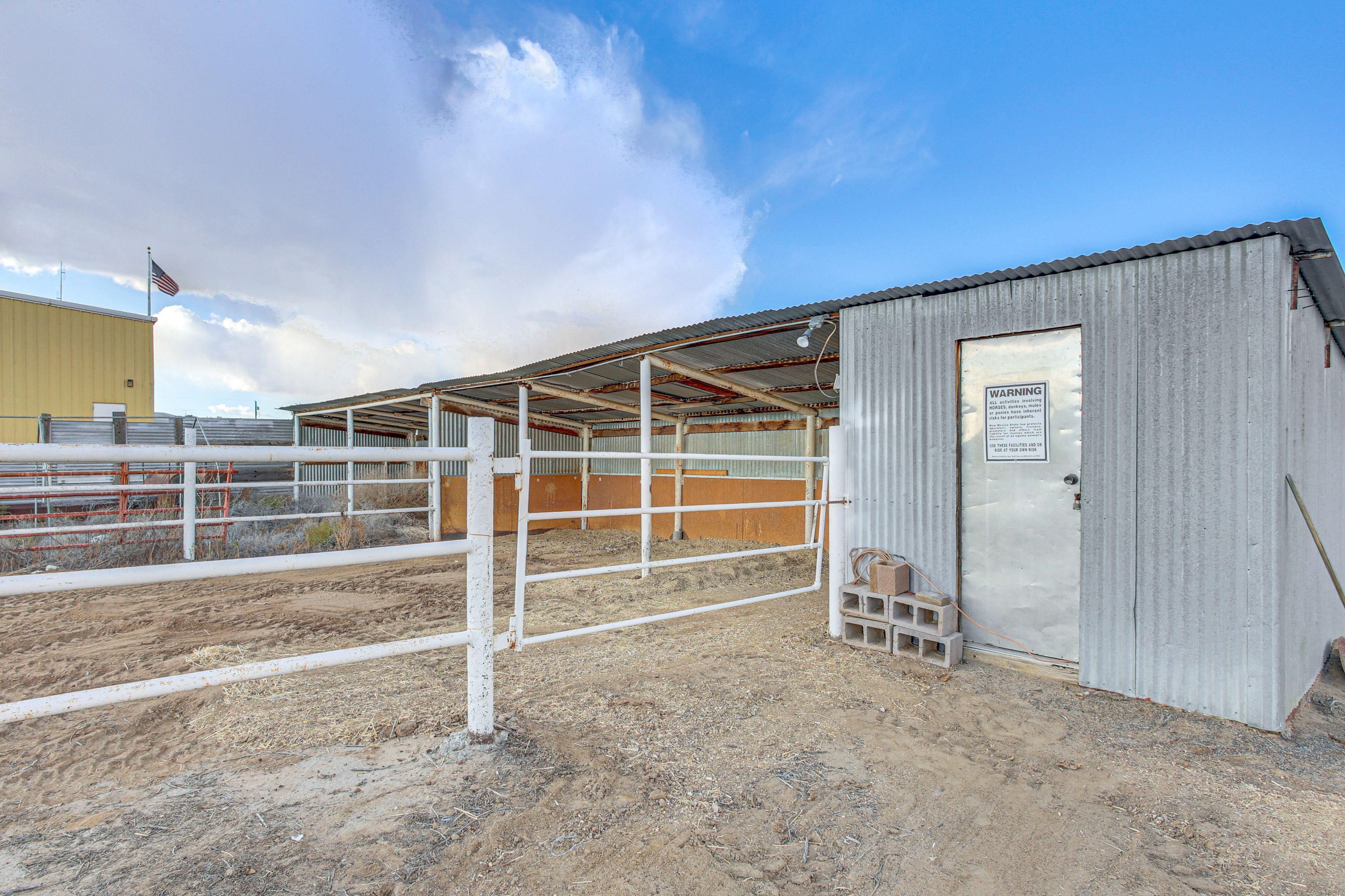 Corral | Horse Stalls
