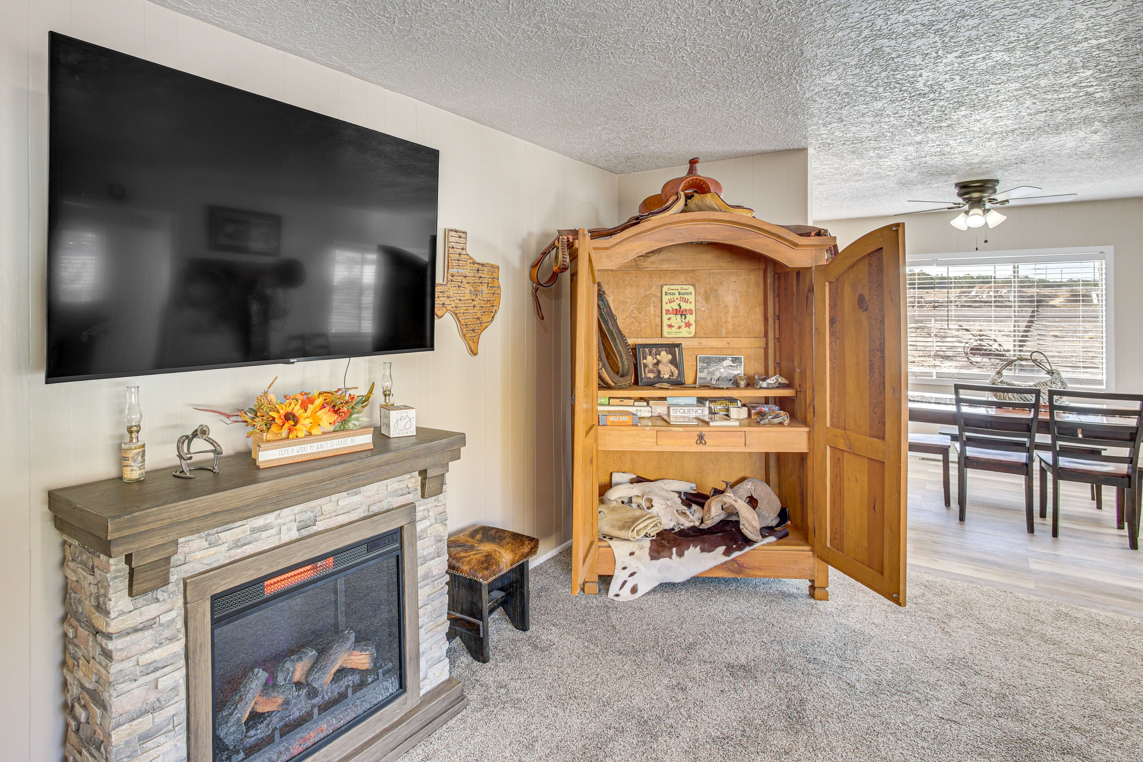 Living Room | Books | Southwest Decor