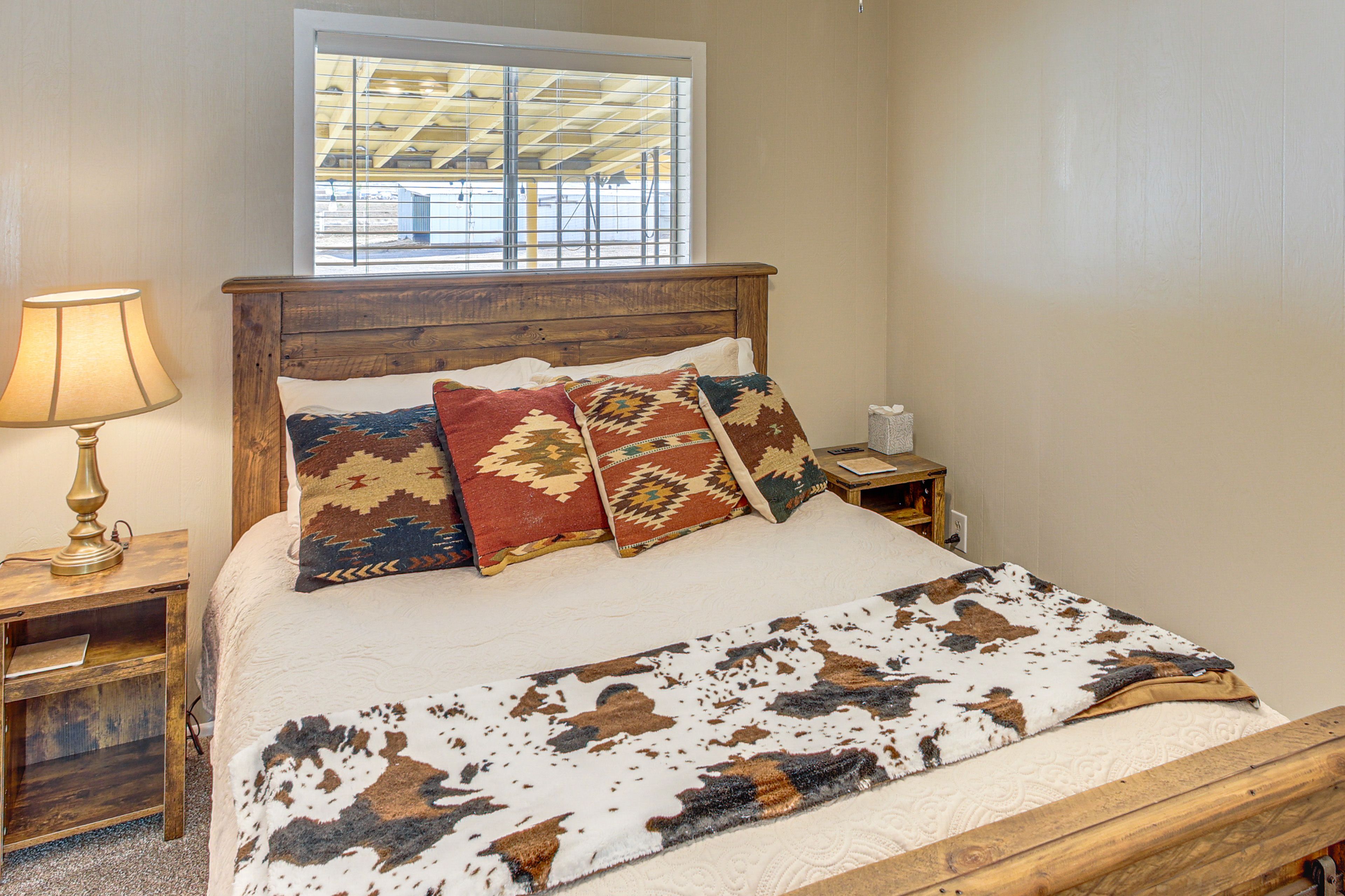 Bedroom 3 | Queen Bed