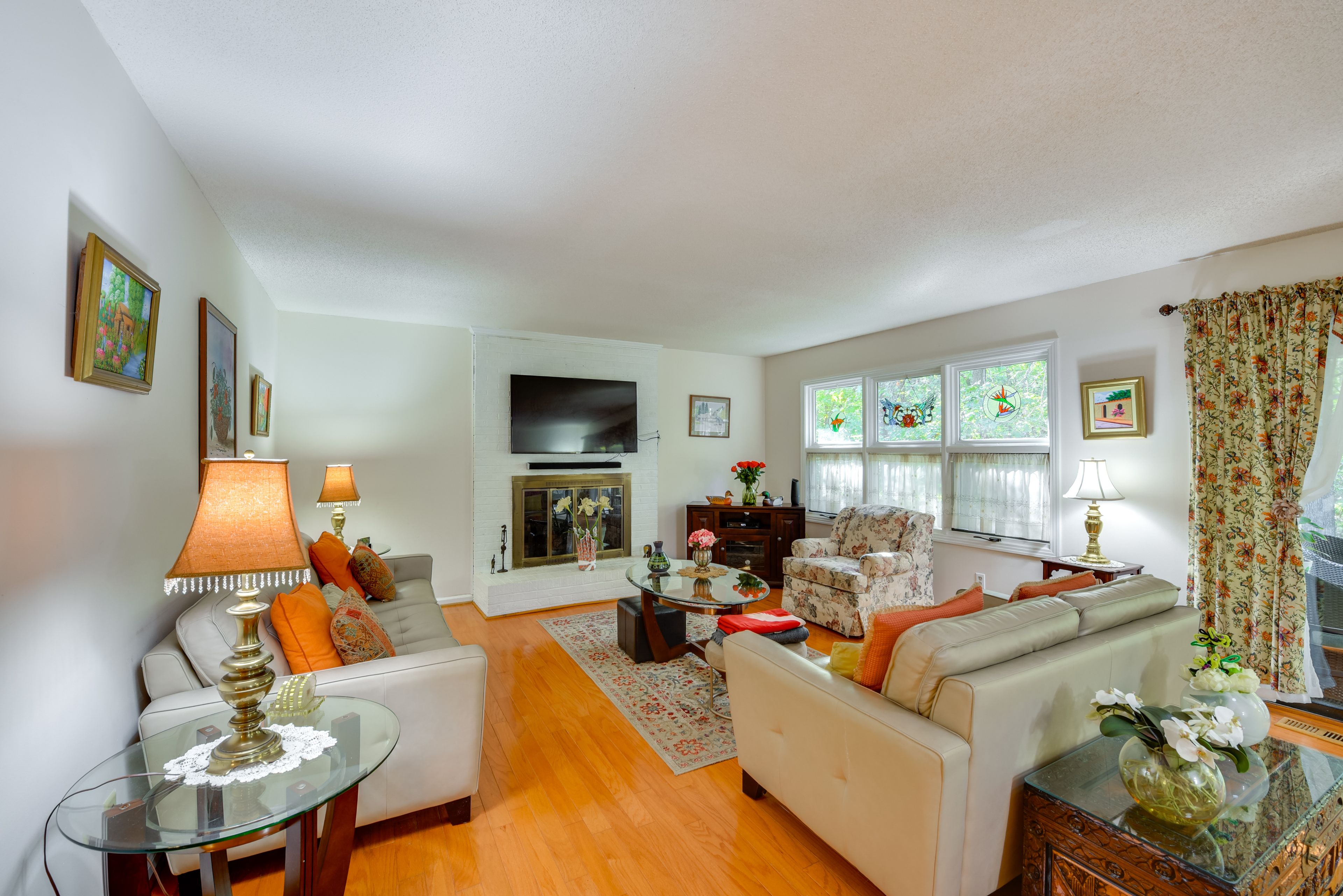 Living Room | Fireplace (Decorative Only)