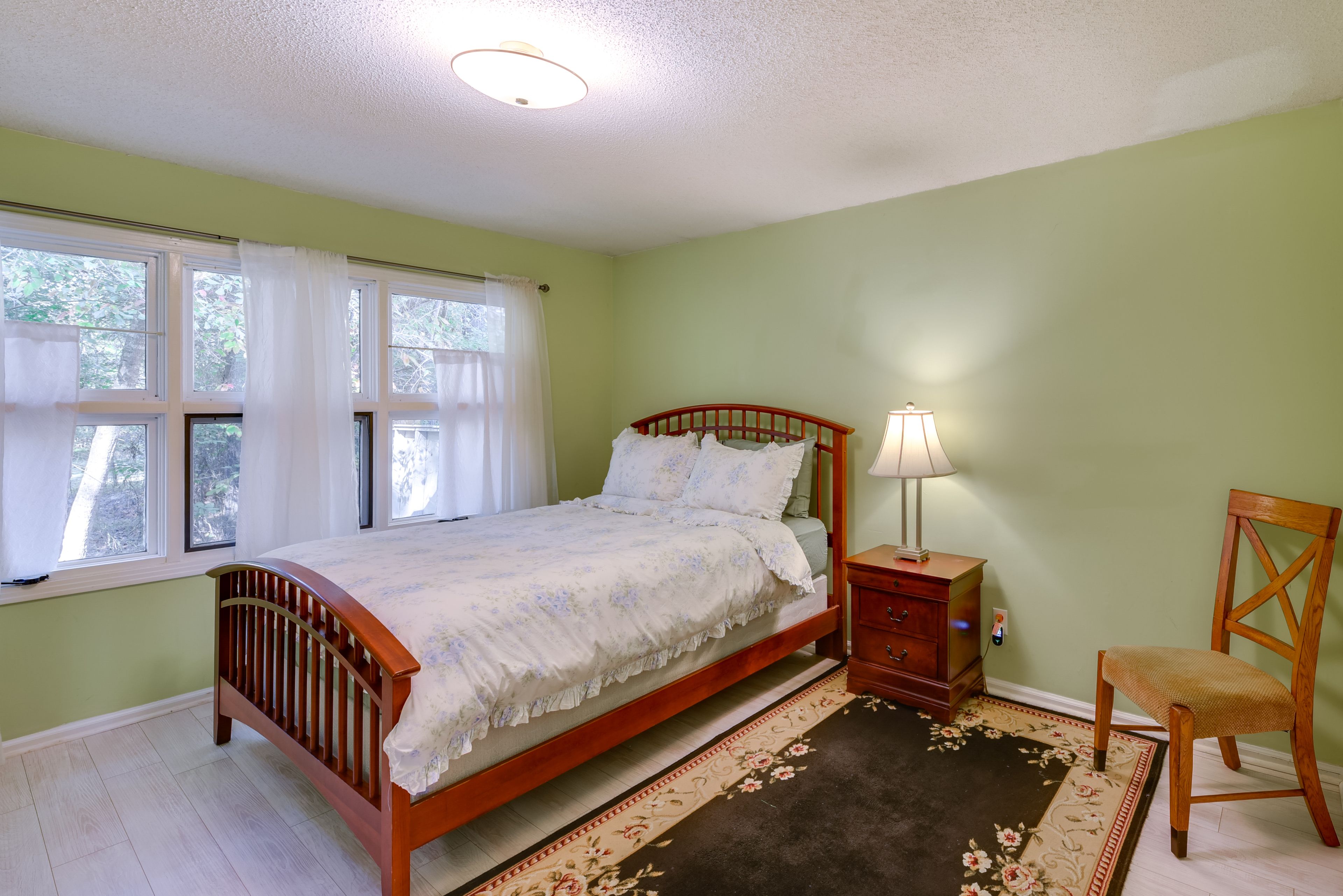 Bedroom 2 | Queen Bed