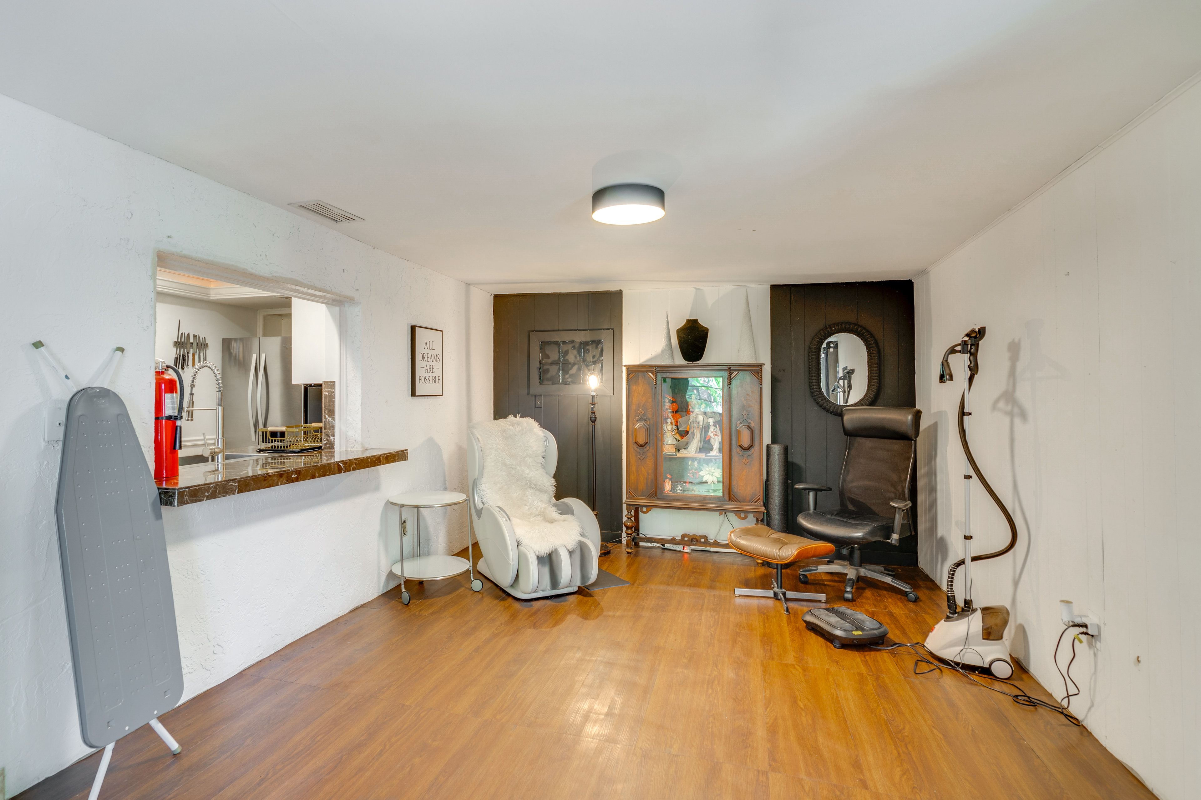 Bonus Room | Massage Chair | Foot Massager | Clothes Steamer | Iron/Board