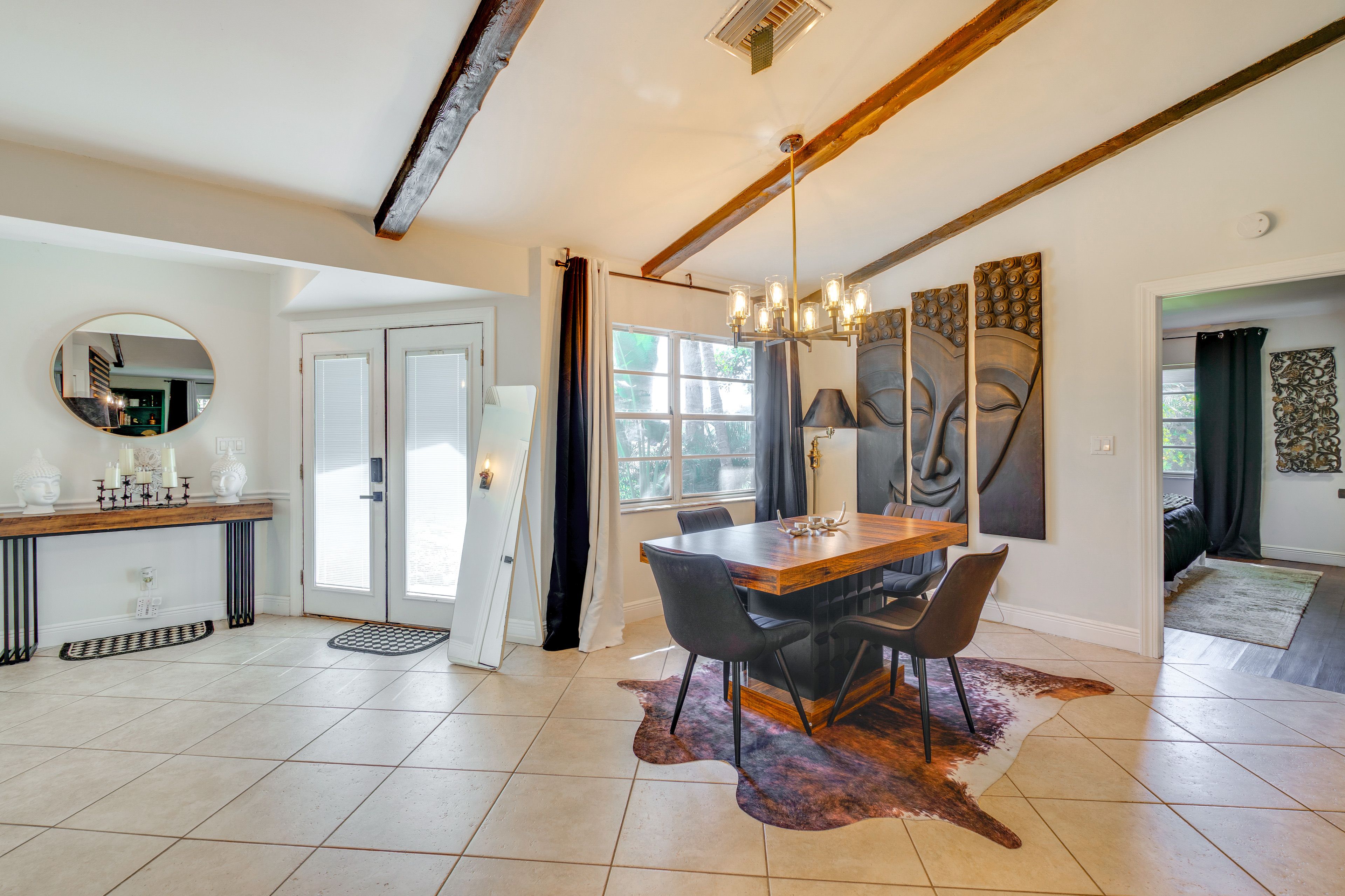 Dining Area | Dishware/Flatware