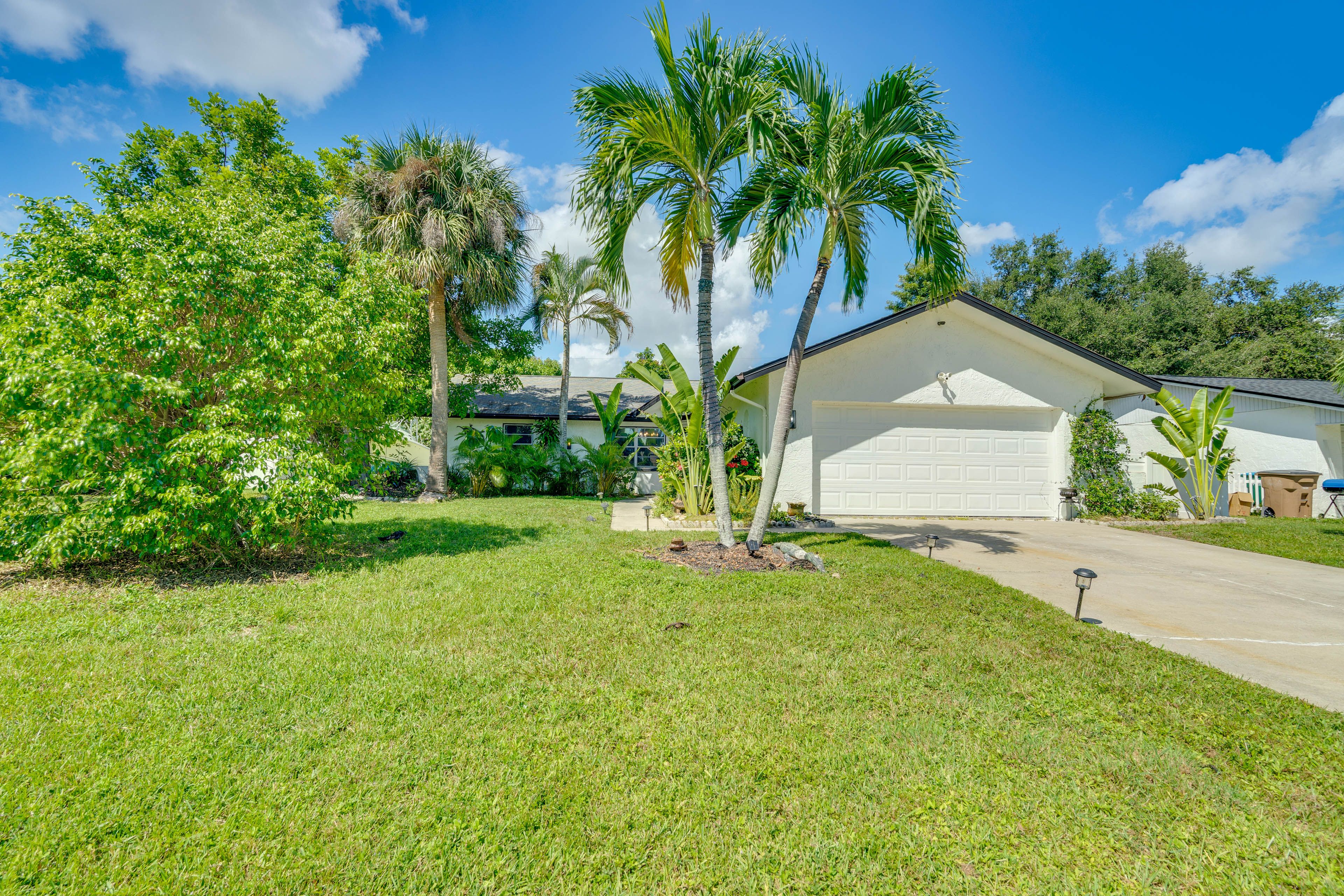 Exterior | Parking | Driveway (1 Vehicle)