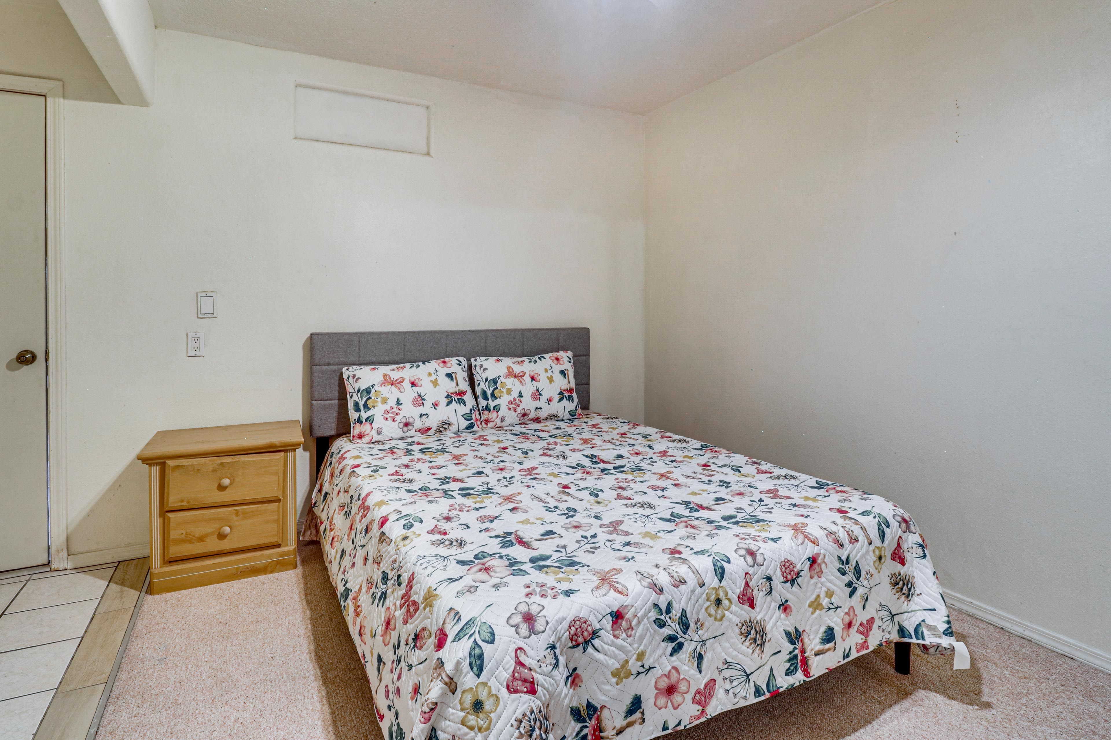 Bedroom 3 | Queen Bed | Lower Floor