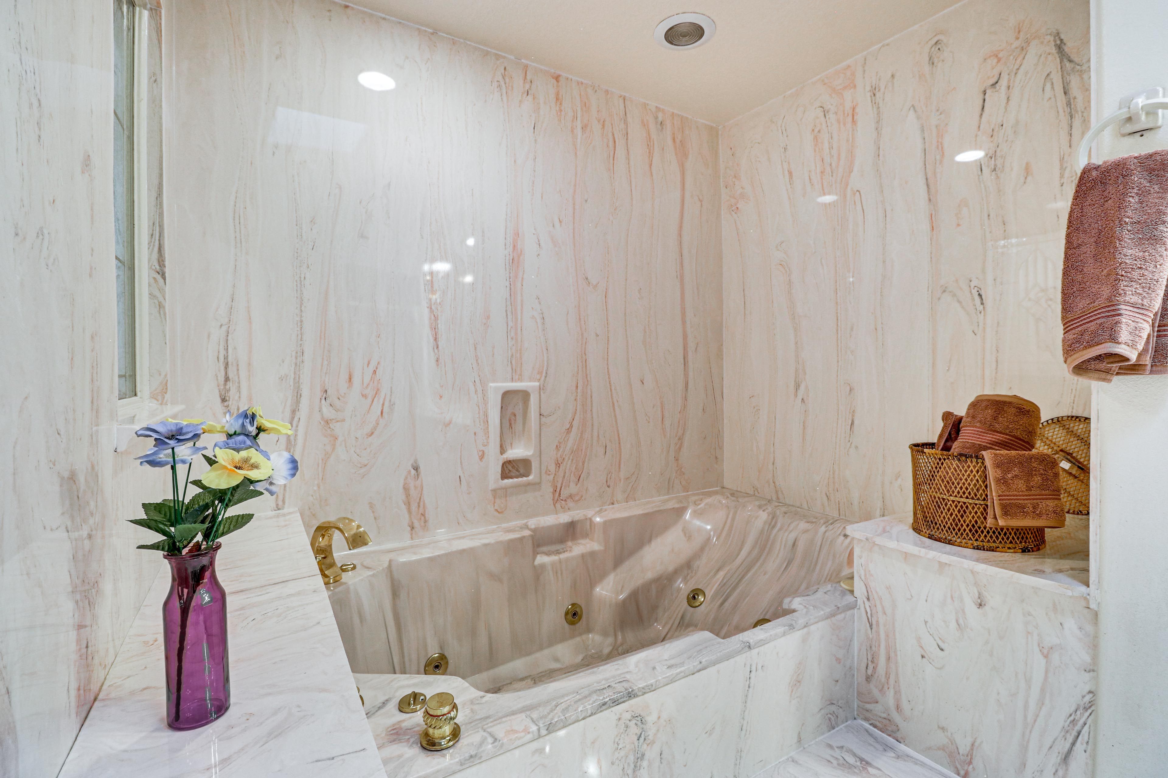 En-Suite Bathroom | Main Floor