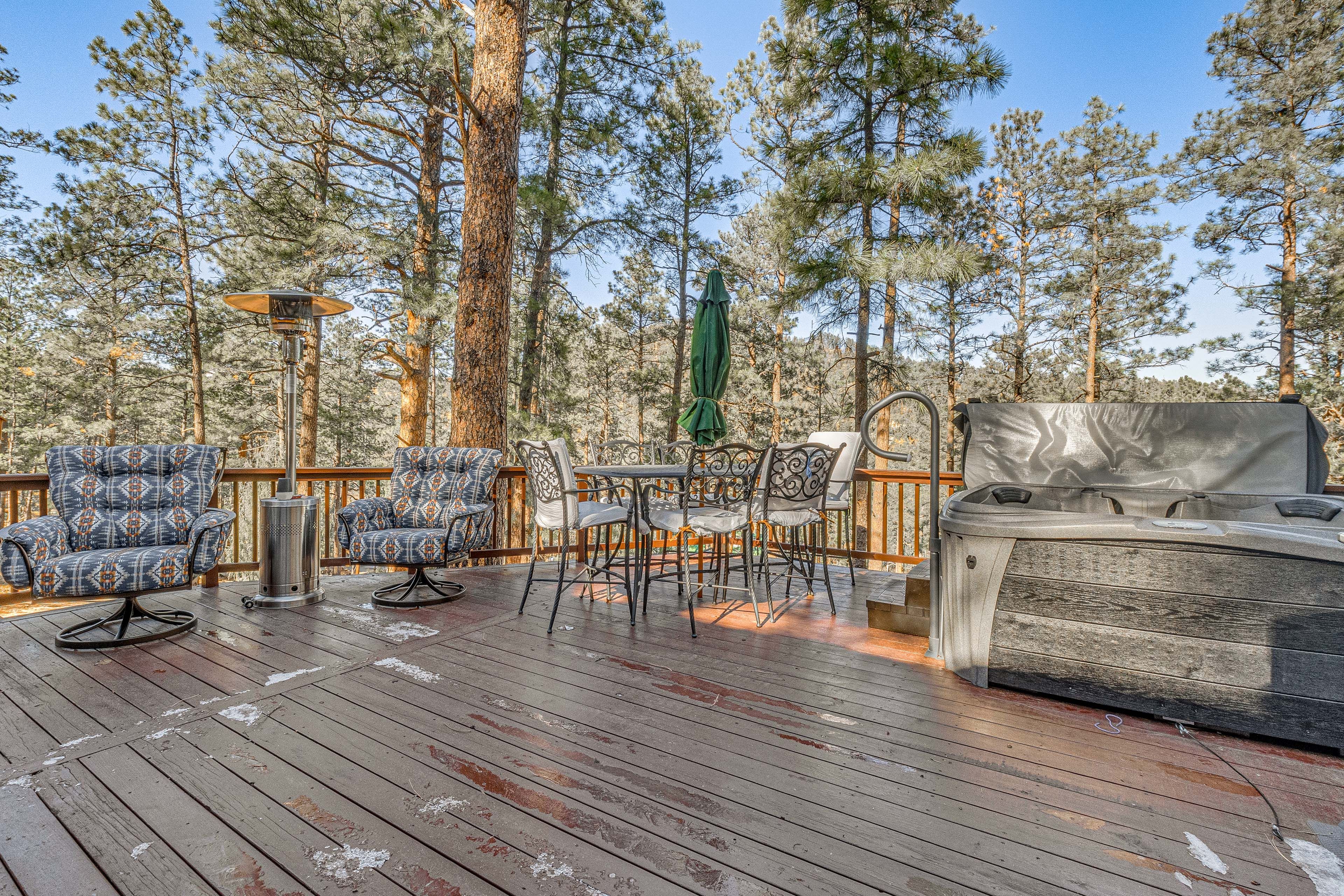 Spacious Deck | Private Hot Tub | Gas Fire Pit Table (Propane Provided)