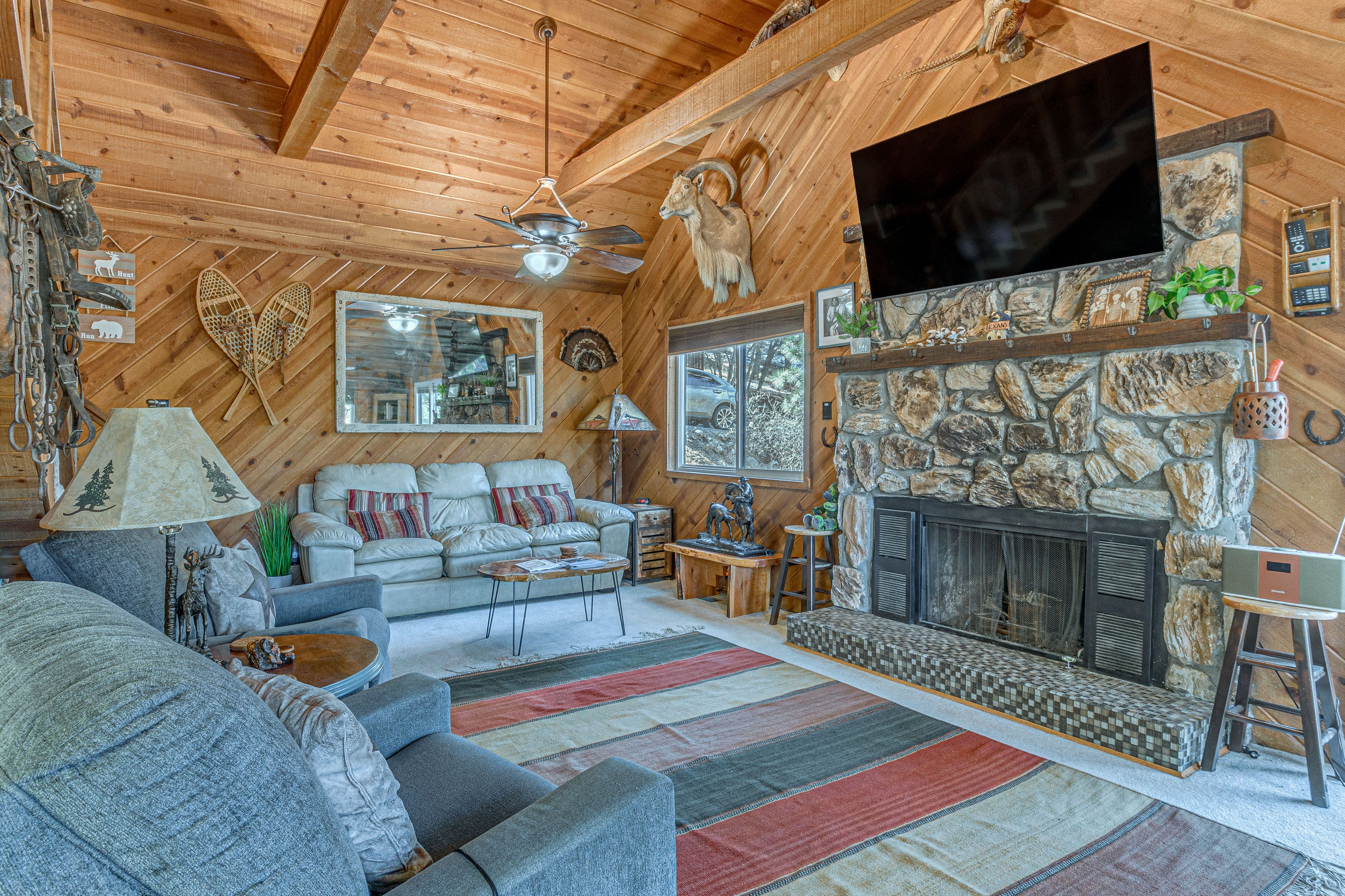 Ruidoso Vacation Rental | 1BR | 2BA | 1,025 Sq Ft | 7 Steps Required