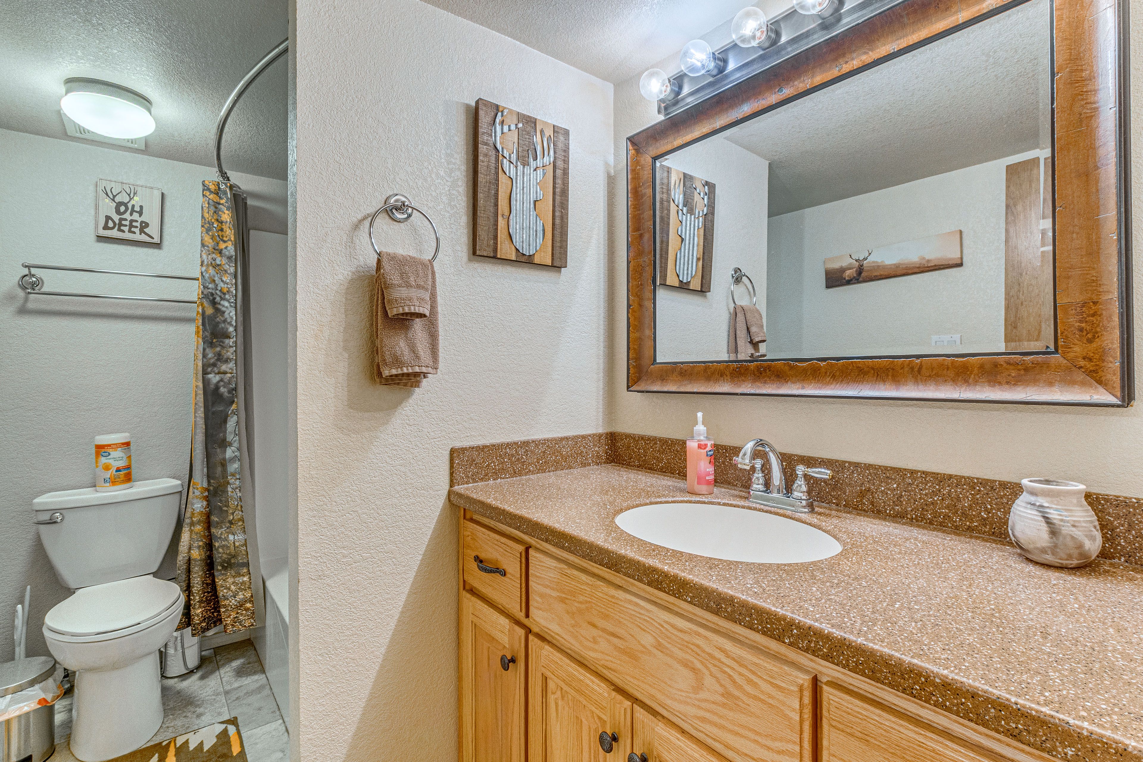 Full Bathroom | Complimentary Toiletries | Towels Provided | 1st Floor