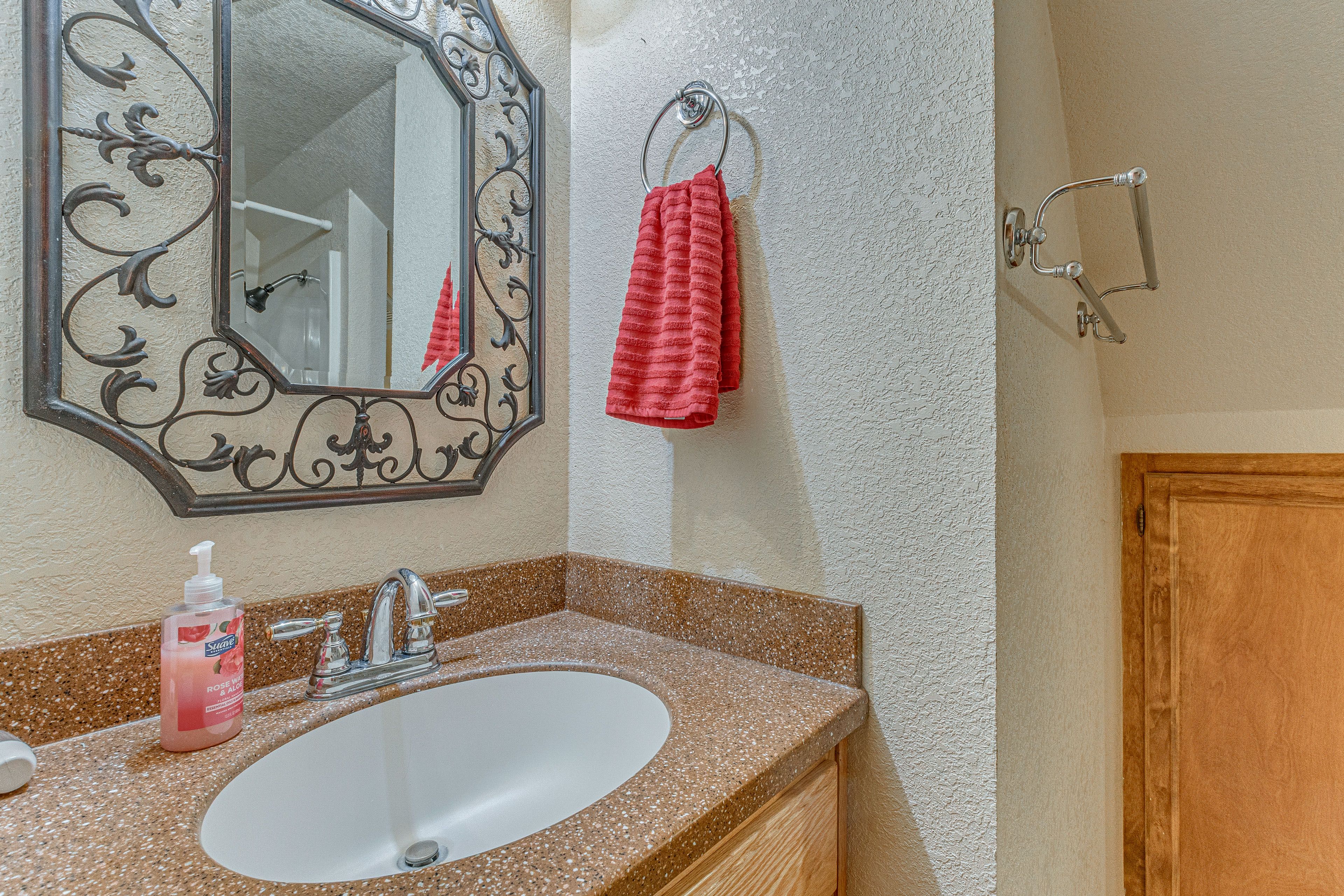 Full Bathroom | 2nd Floor