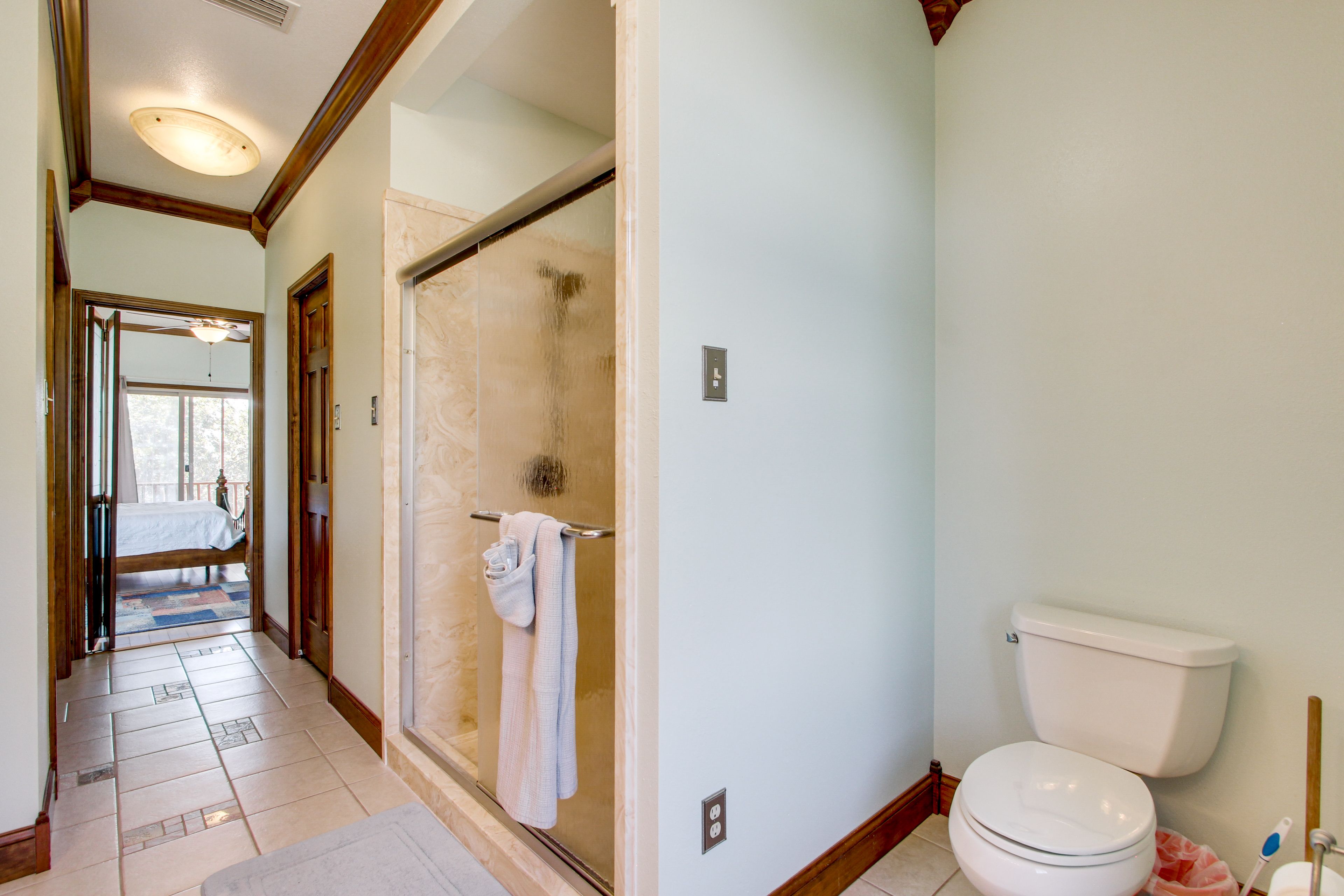 En-Suite Bathroom | Towels Provided
