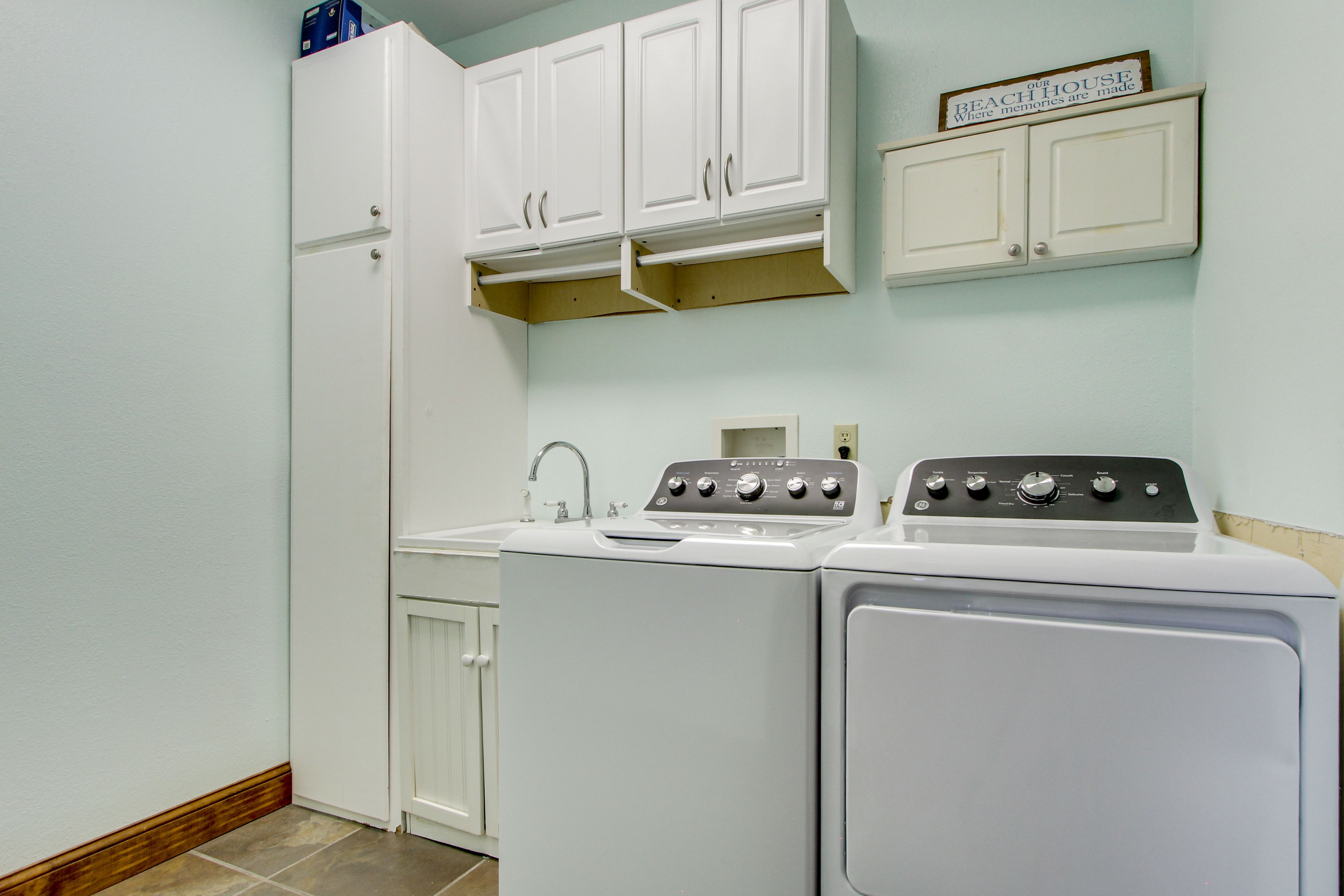 Laundry Room | Washer & Dryer