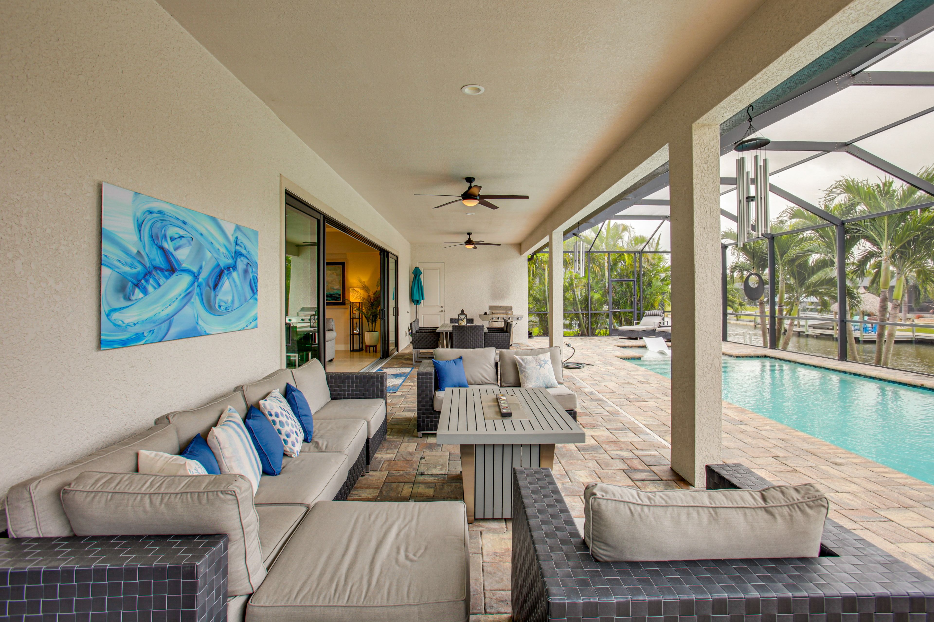 Lanai | Gas Grill | Dining Area | Lounge Furniture