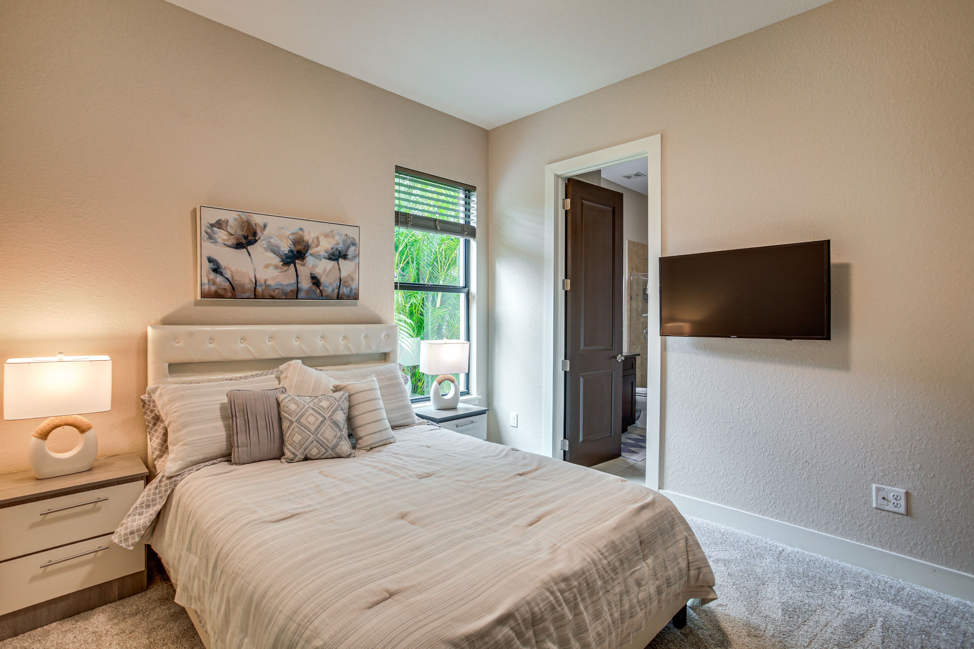 Bedroom 2 | Queen Bed | En-Suite Bathroom