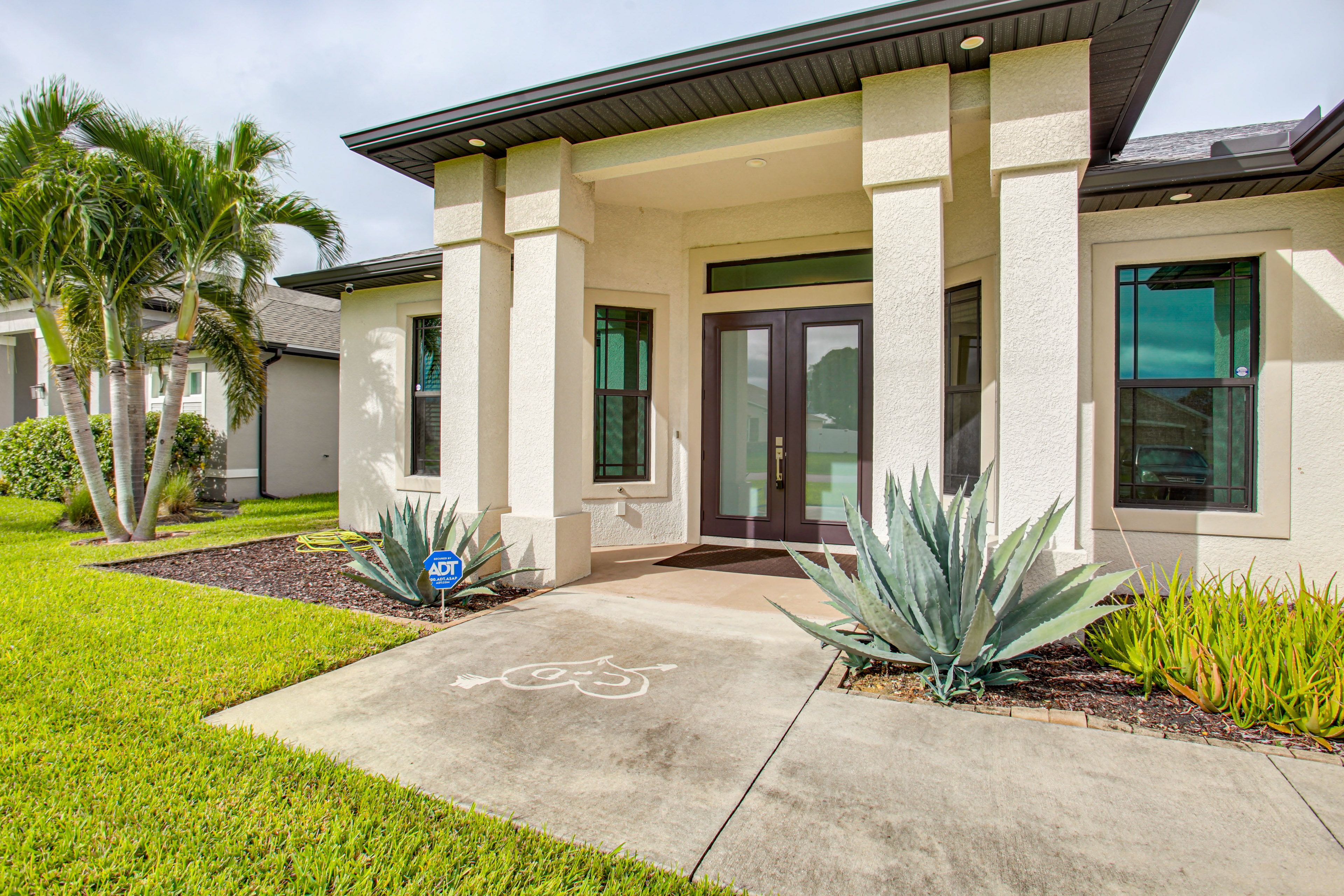 Exterior | Entryway