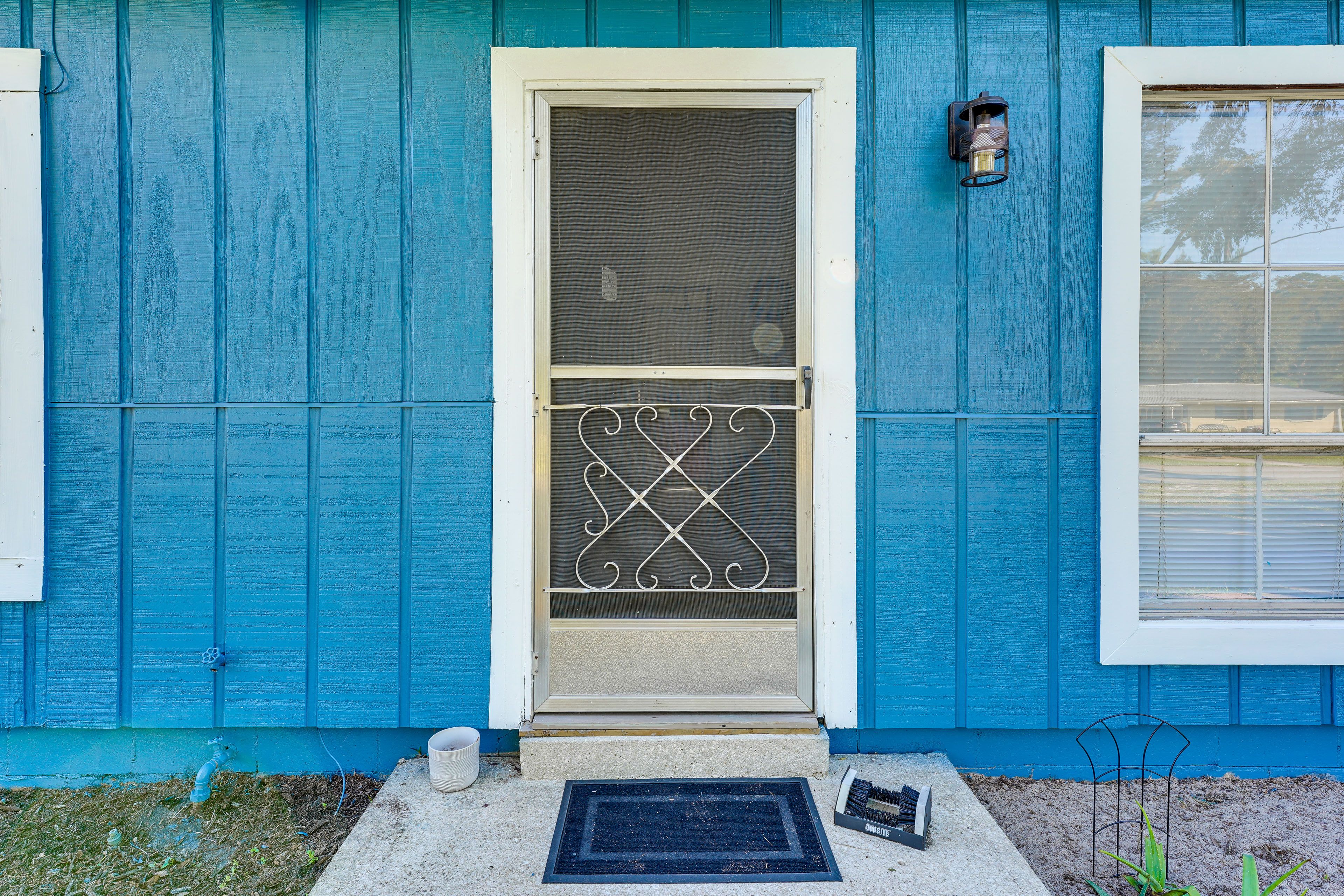 House Exterior | Keyless Entry