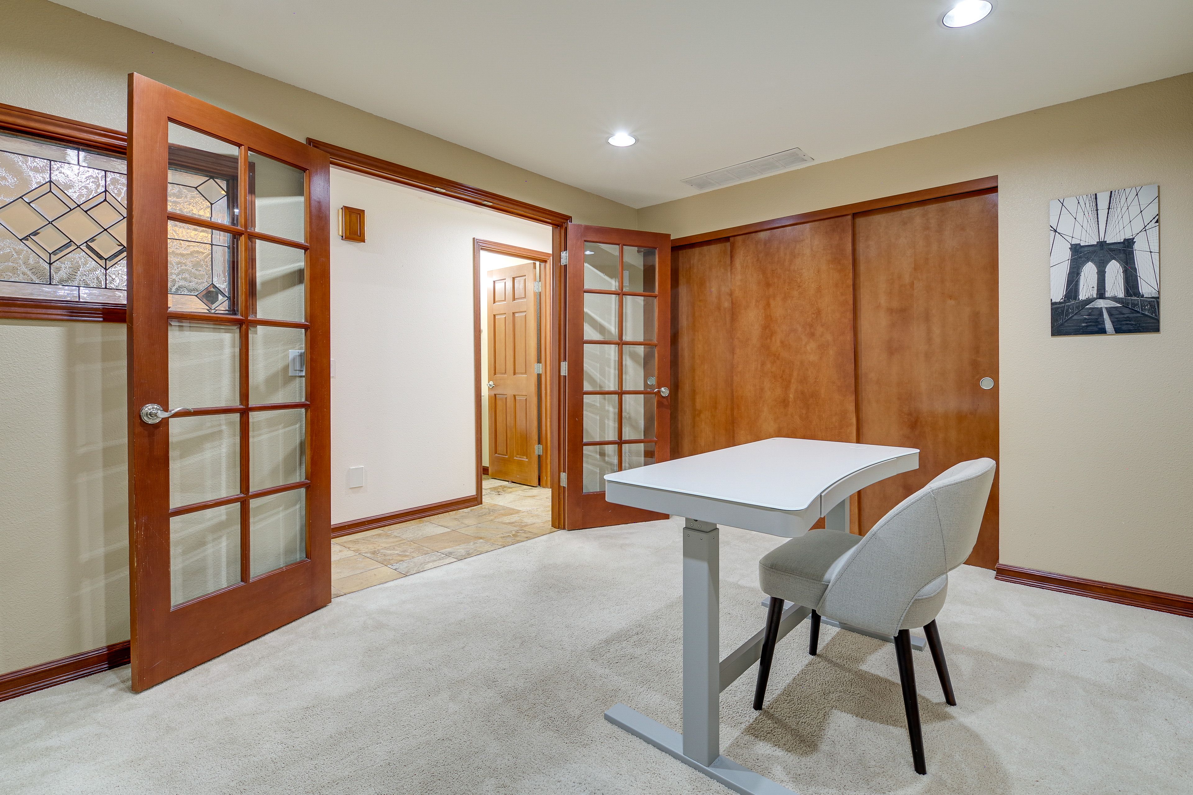 Office | Free WiFi | 1st Floor