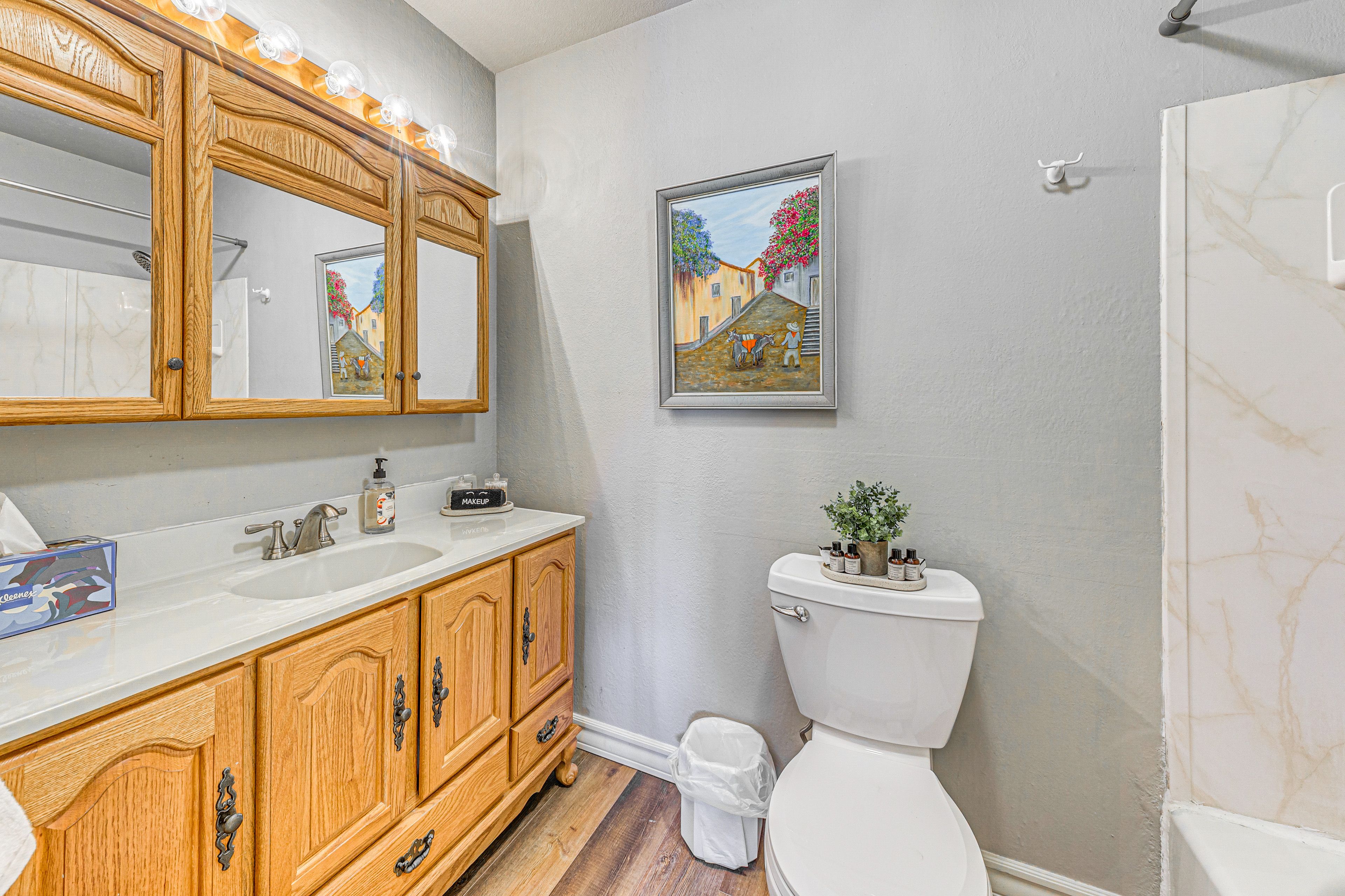 En-Suite Bathroom | Complimentary Toiletries | Hair Dryer | Main Level