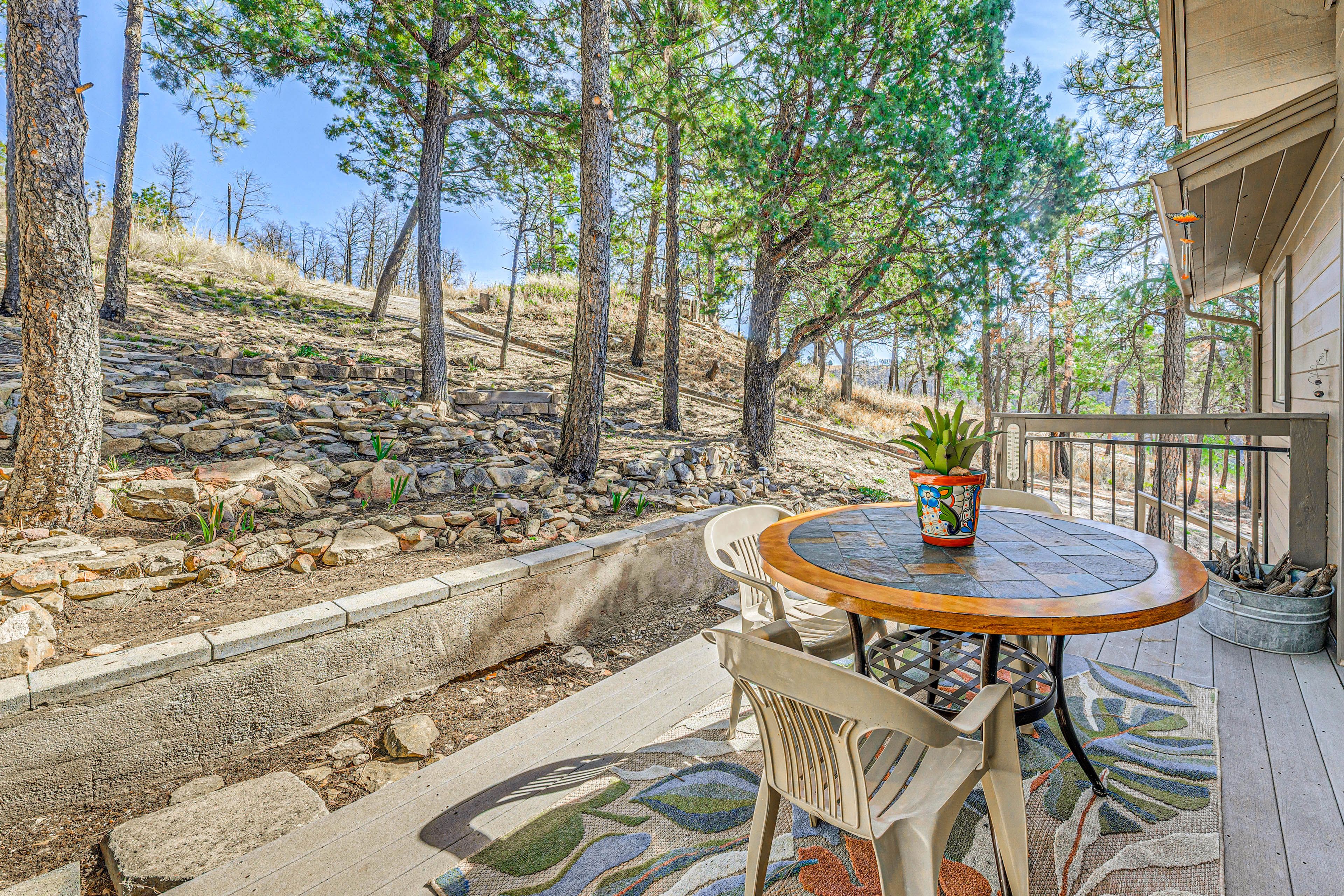 Back Deck | Outdoor Dining Area