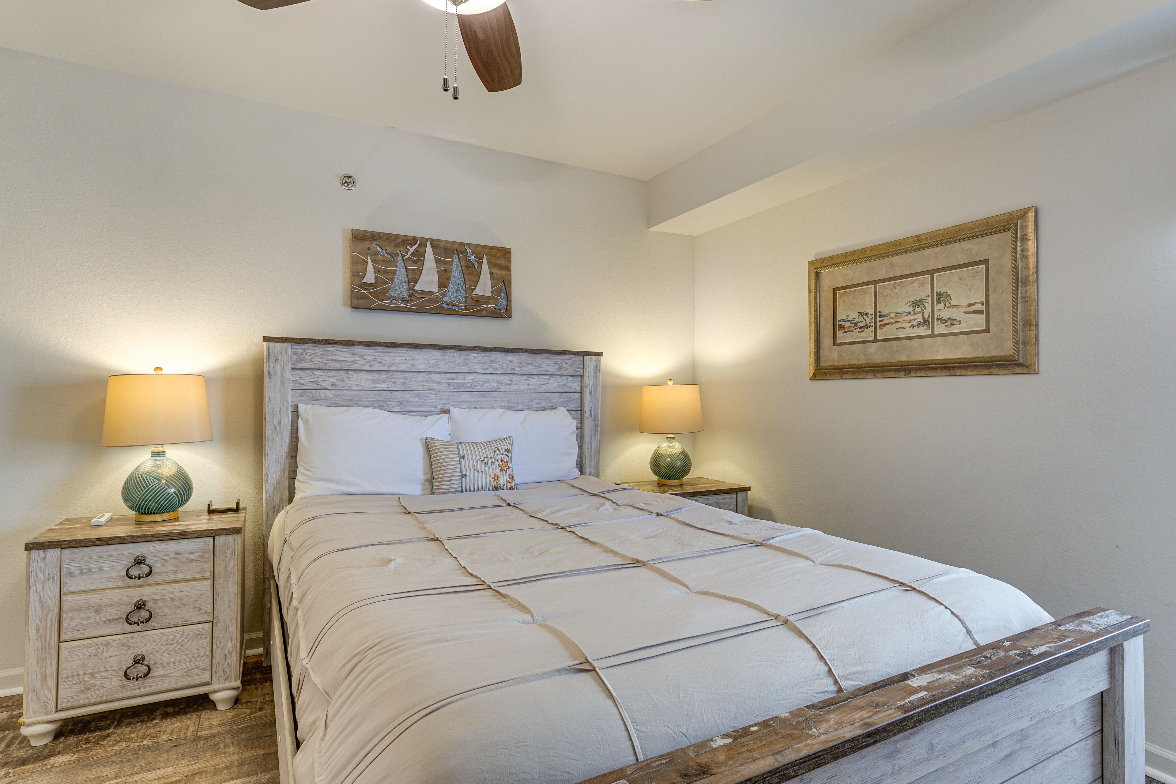 Bedroom 3 | Queen Bed