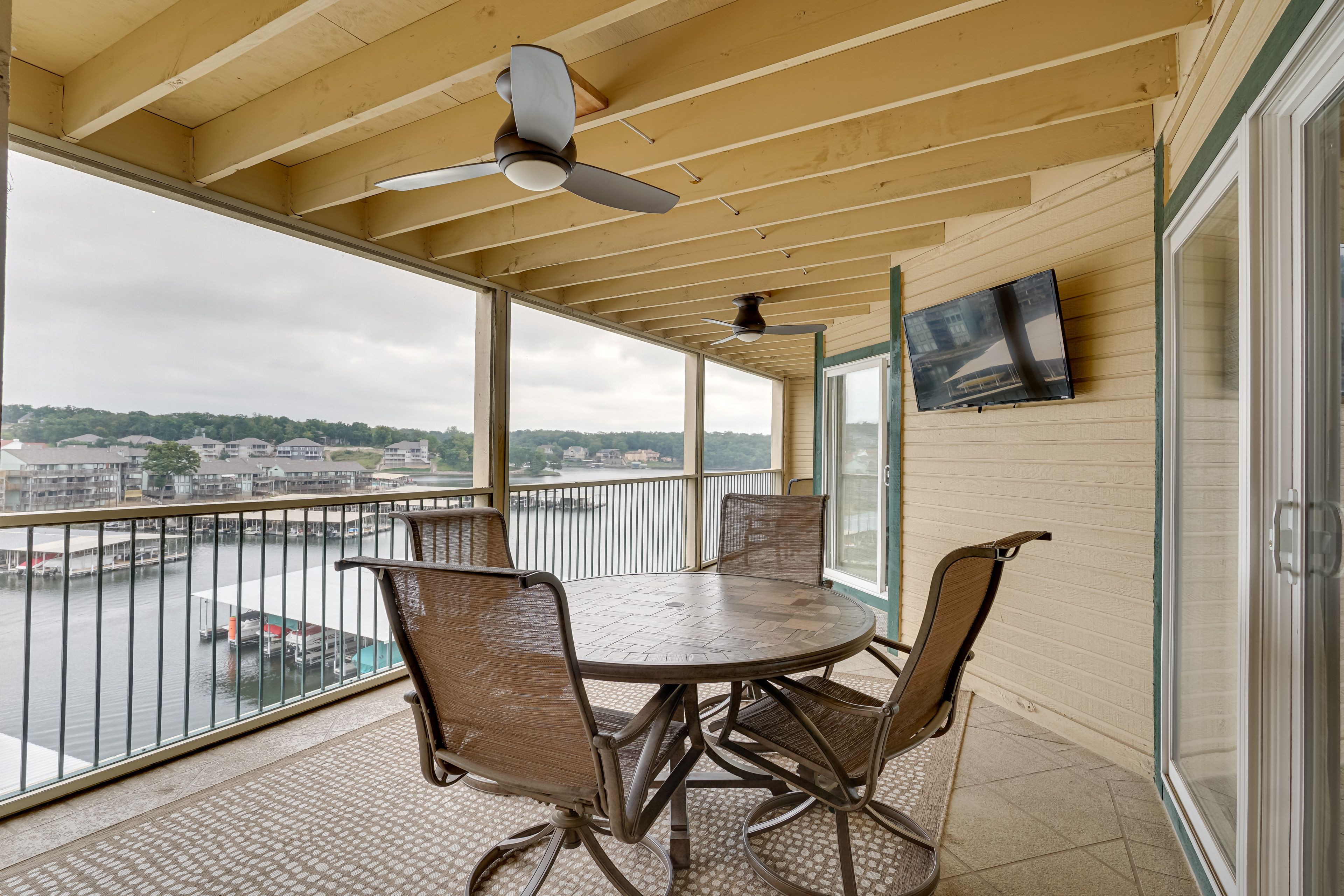 Balcony | Gas Grill | 1,450 Sq Ft