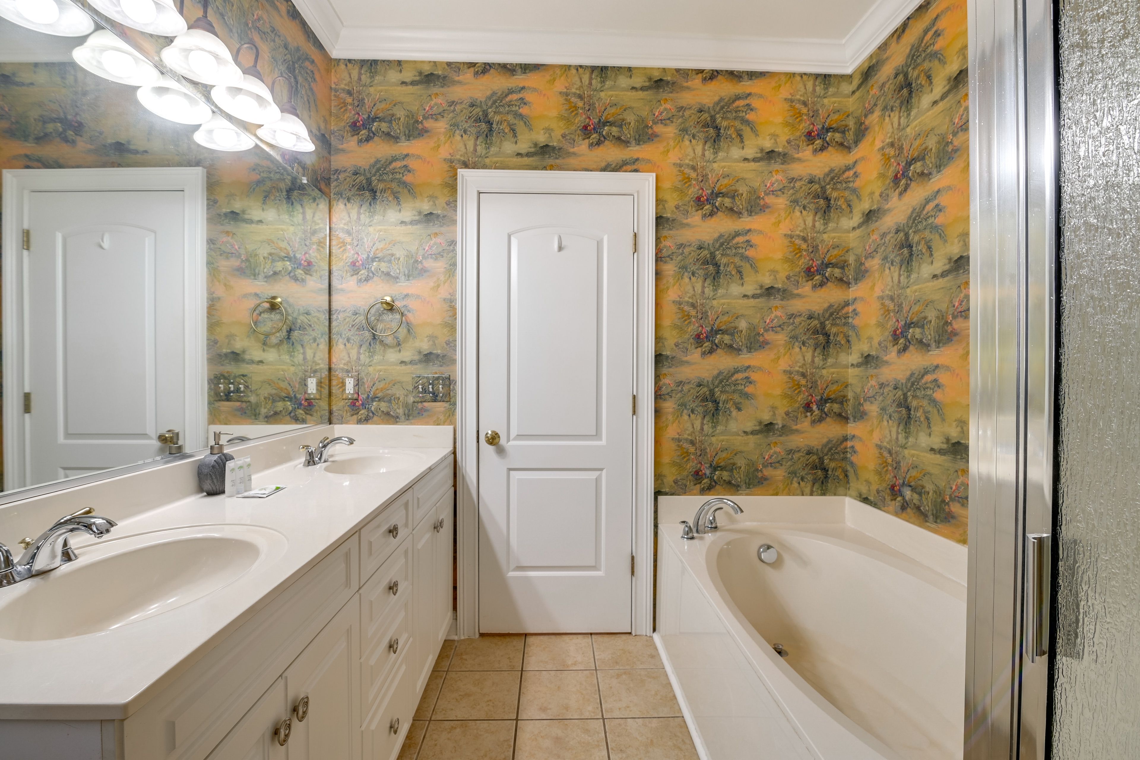 Bathroom | 2nd Floor