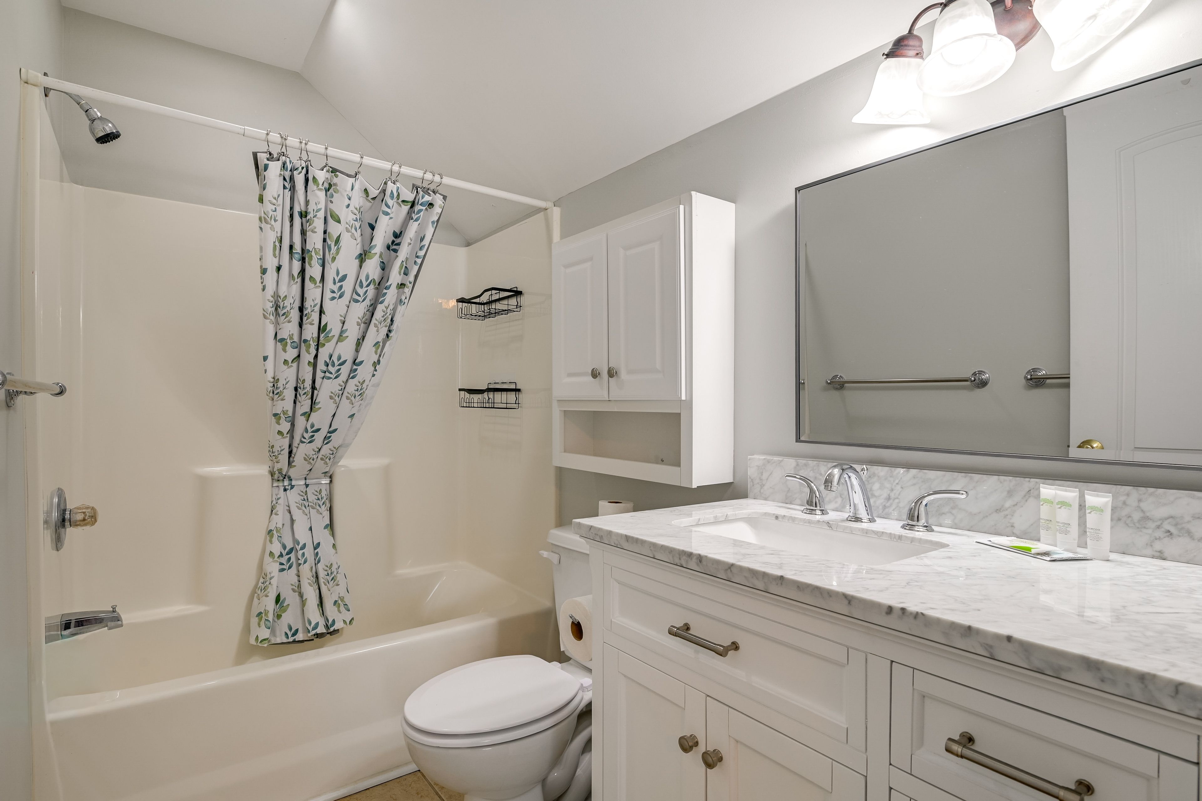 Bathroom | 3rd Floor