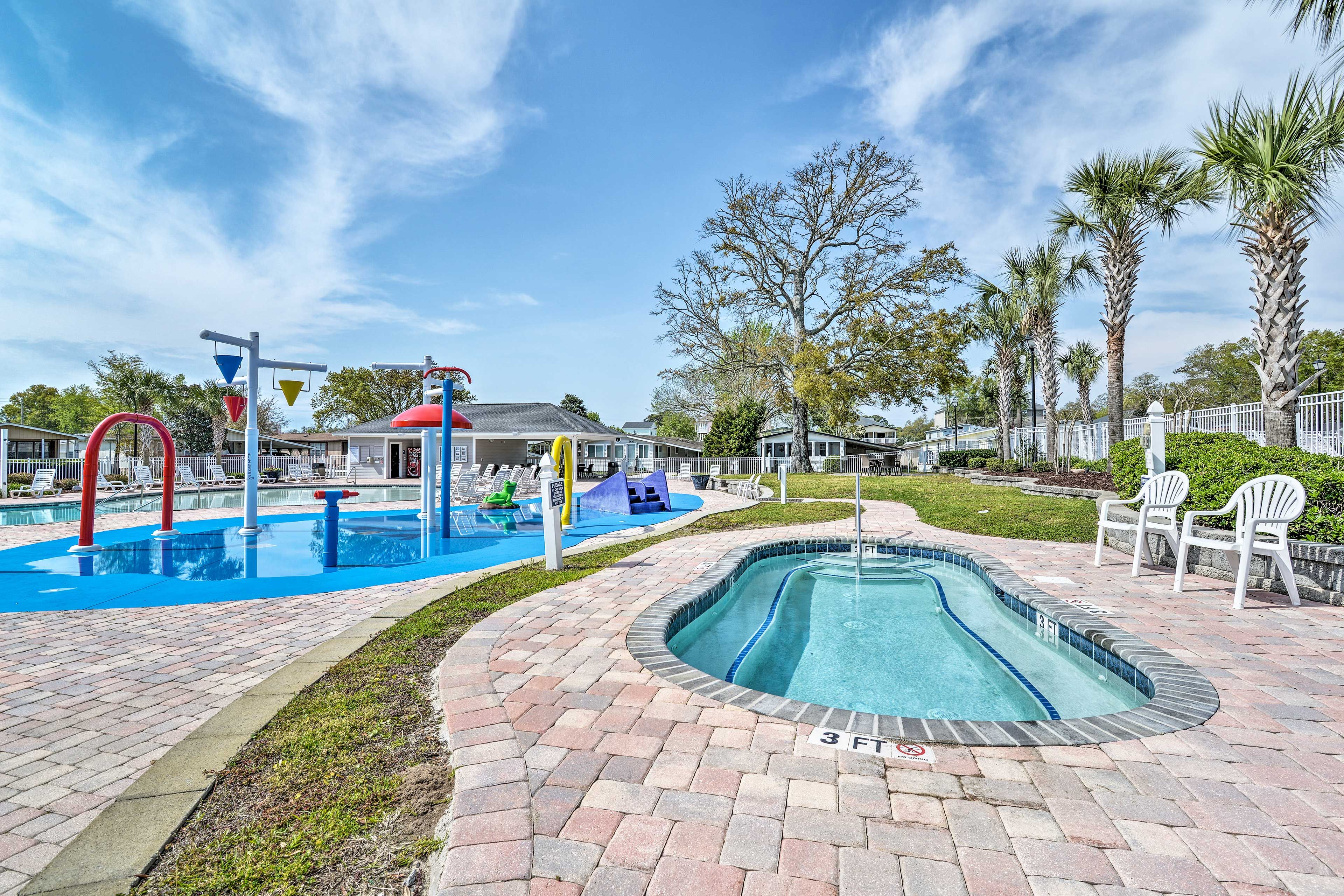 Outdoor Community Kiddie Pool & Hot Tub