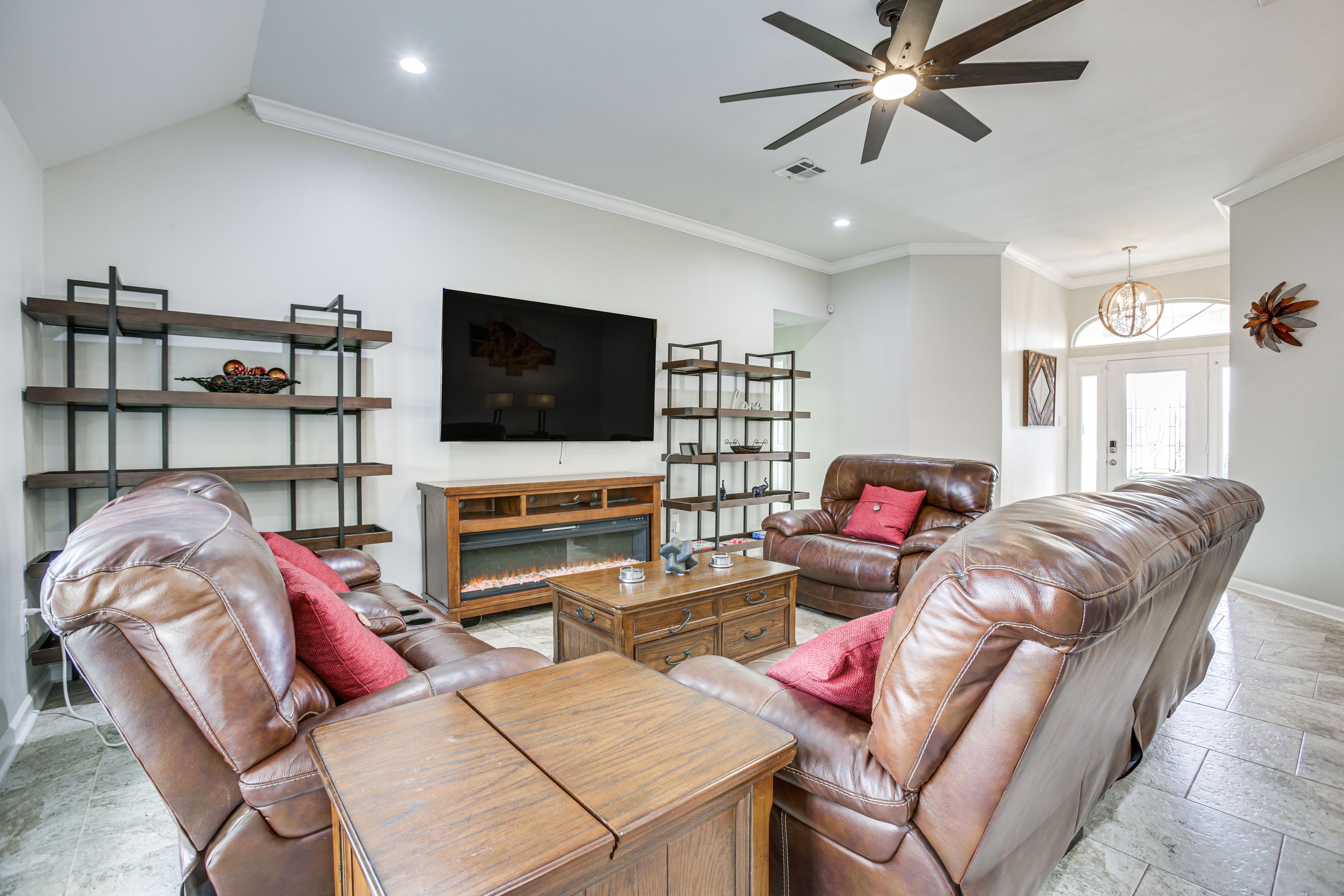 LaPlace Vacation Rental | 3BR | 2BA | 1,550 Sq Ft | Half Step to Access