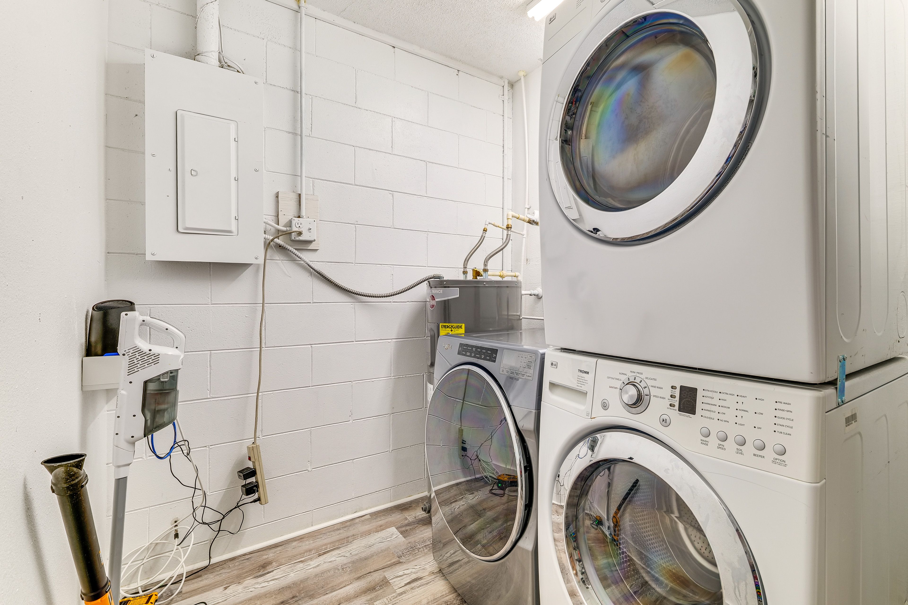 Laundry Room | Washer/Dryer
