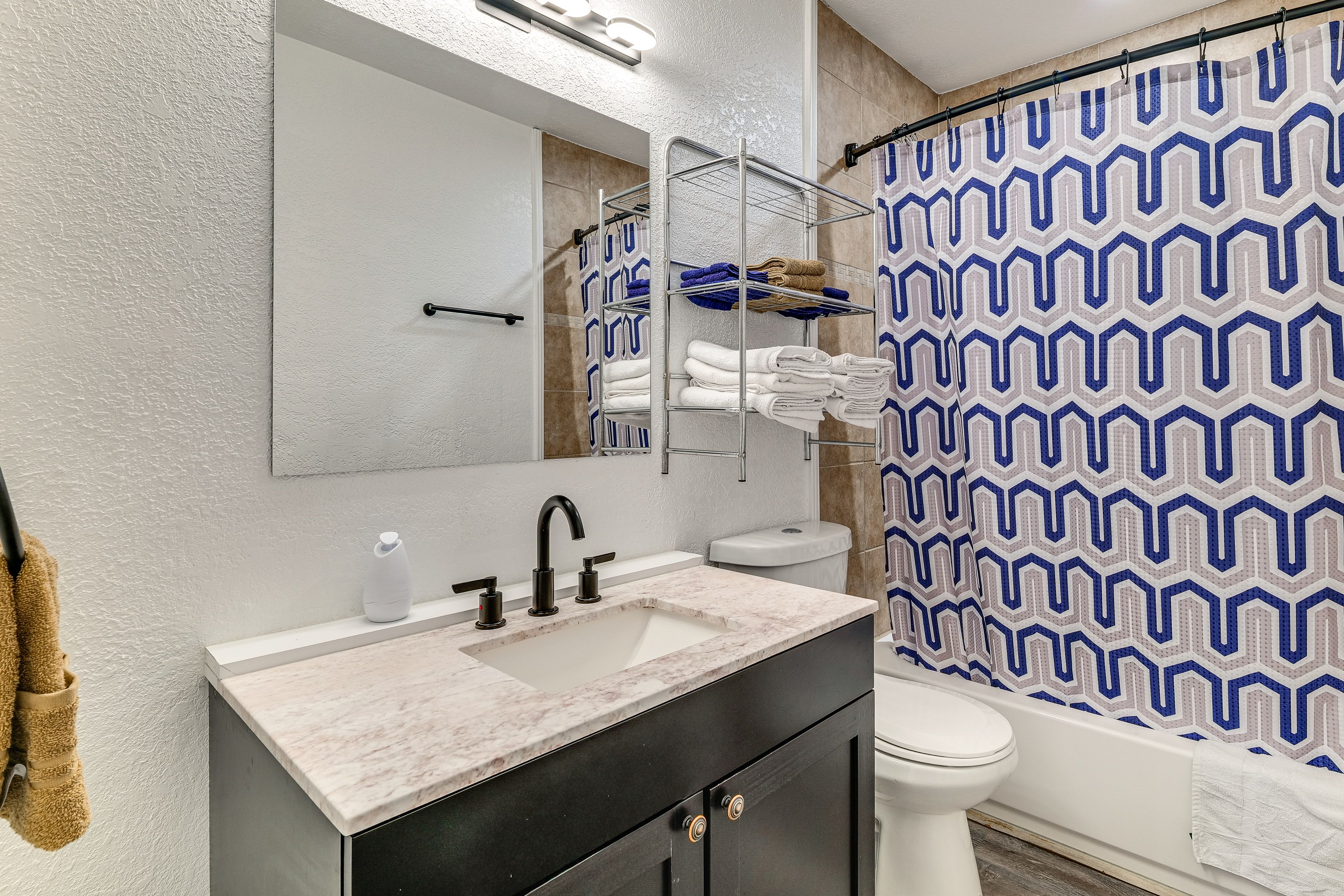 Full Bathroom