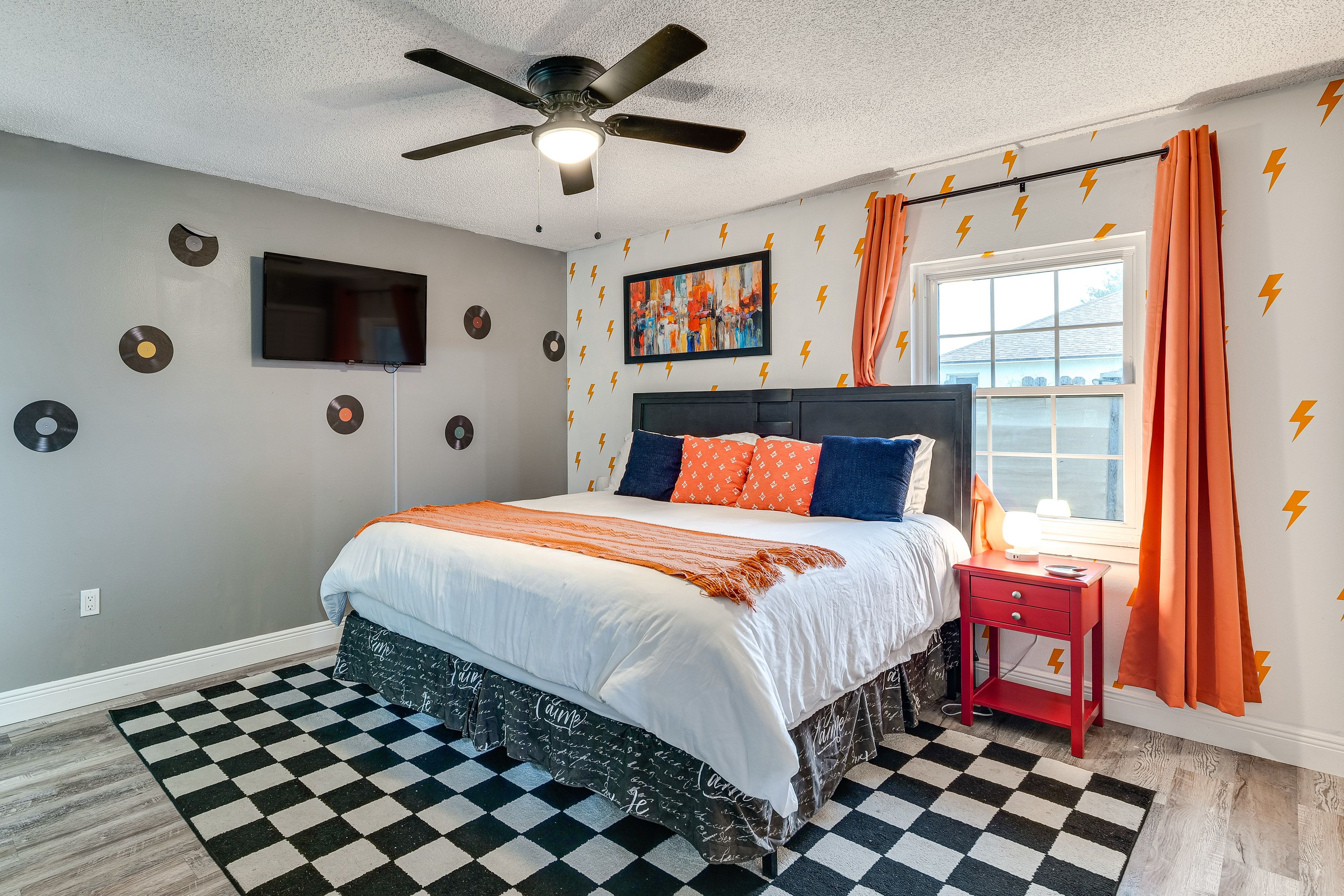 Bedroom 1 | King Bed