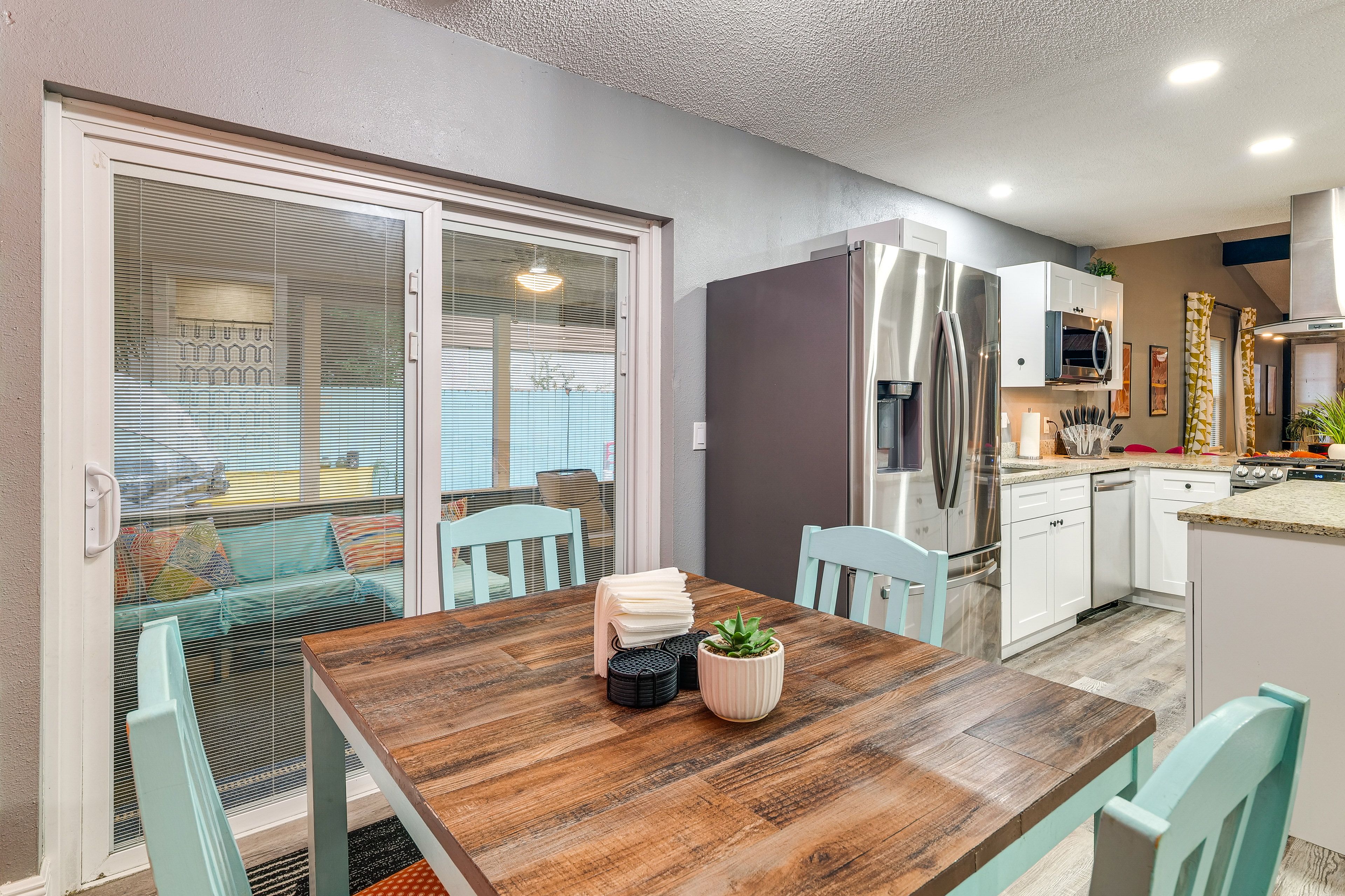 Dining Area | Dishware/Flatware