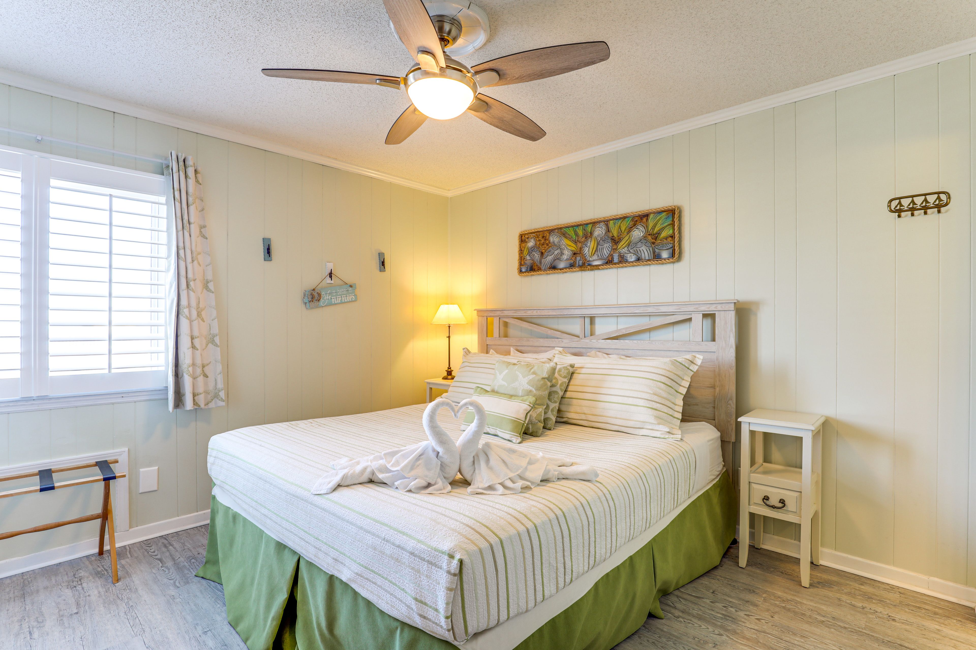 Bedroom 1 | Queen Bed | Linens Provided