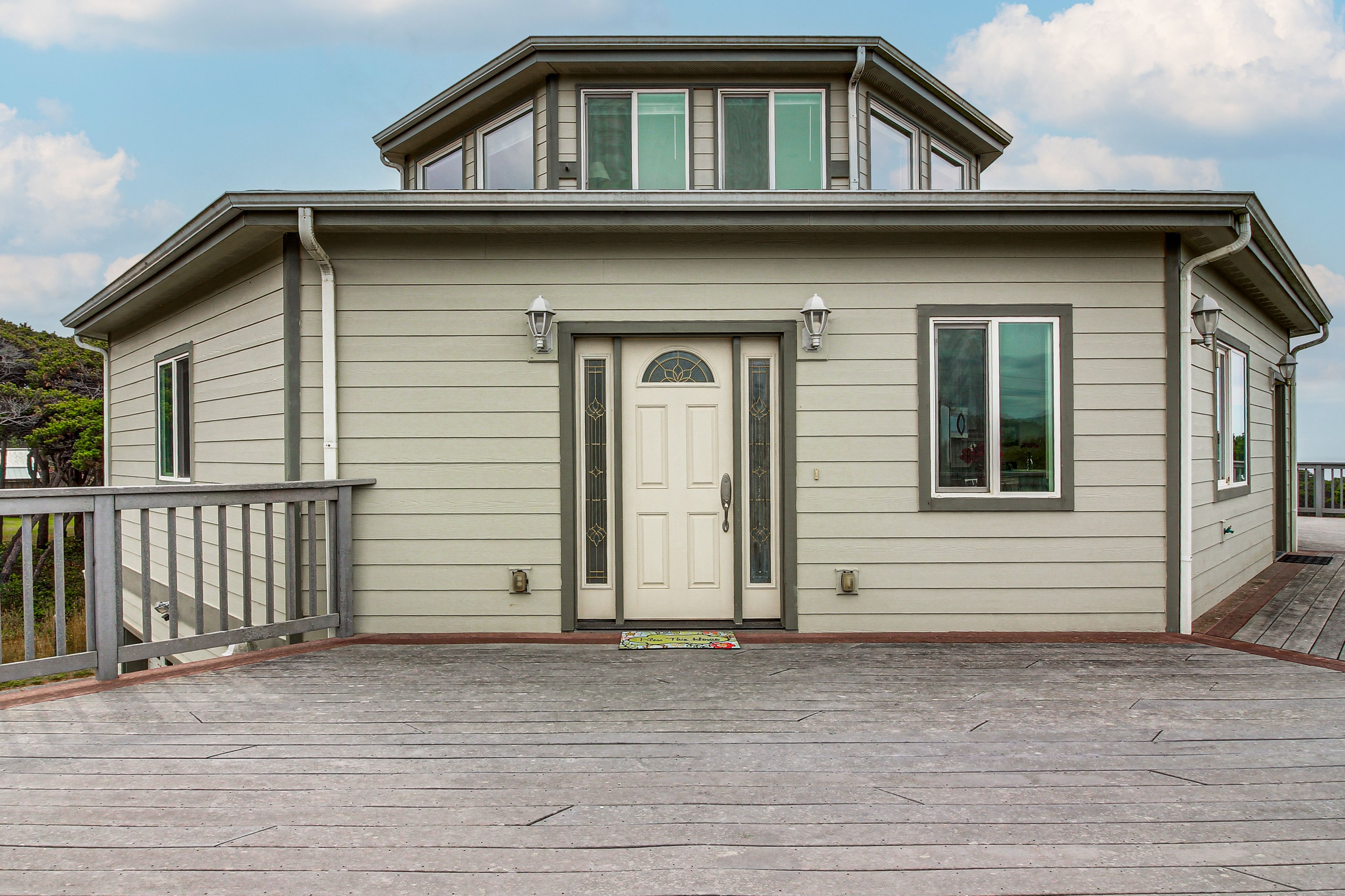 Wraparound Deck