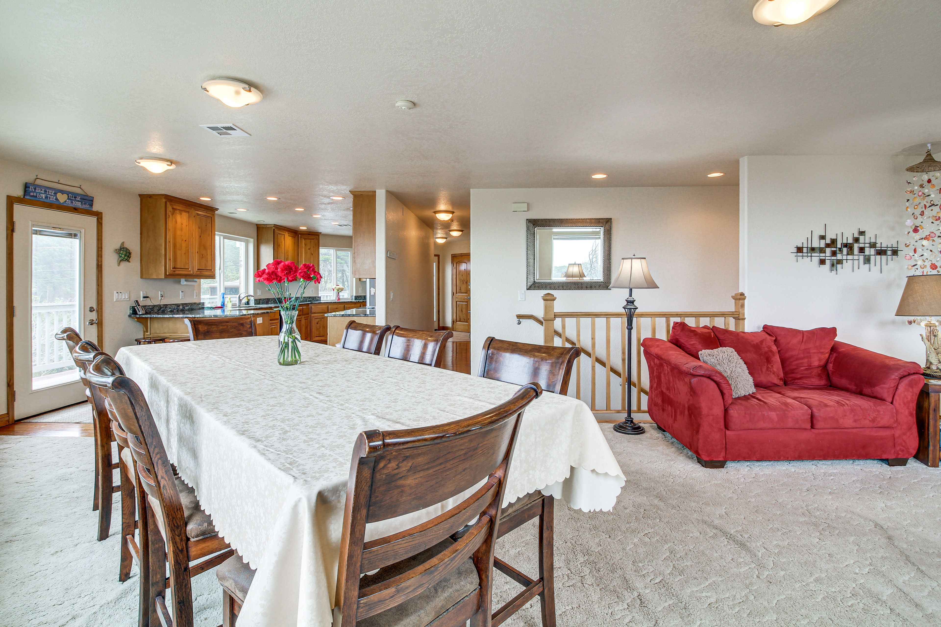 Dining Area | Main Level | Dishware/Flatware